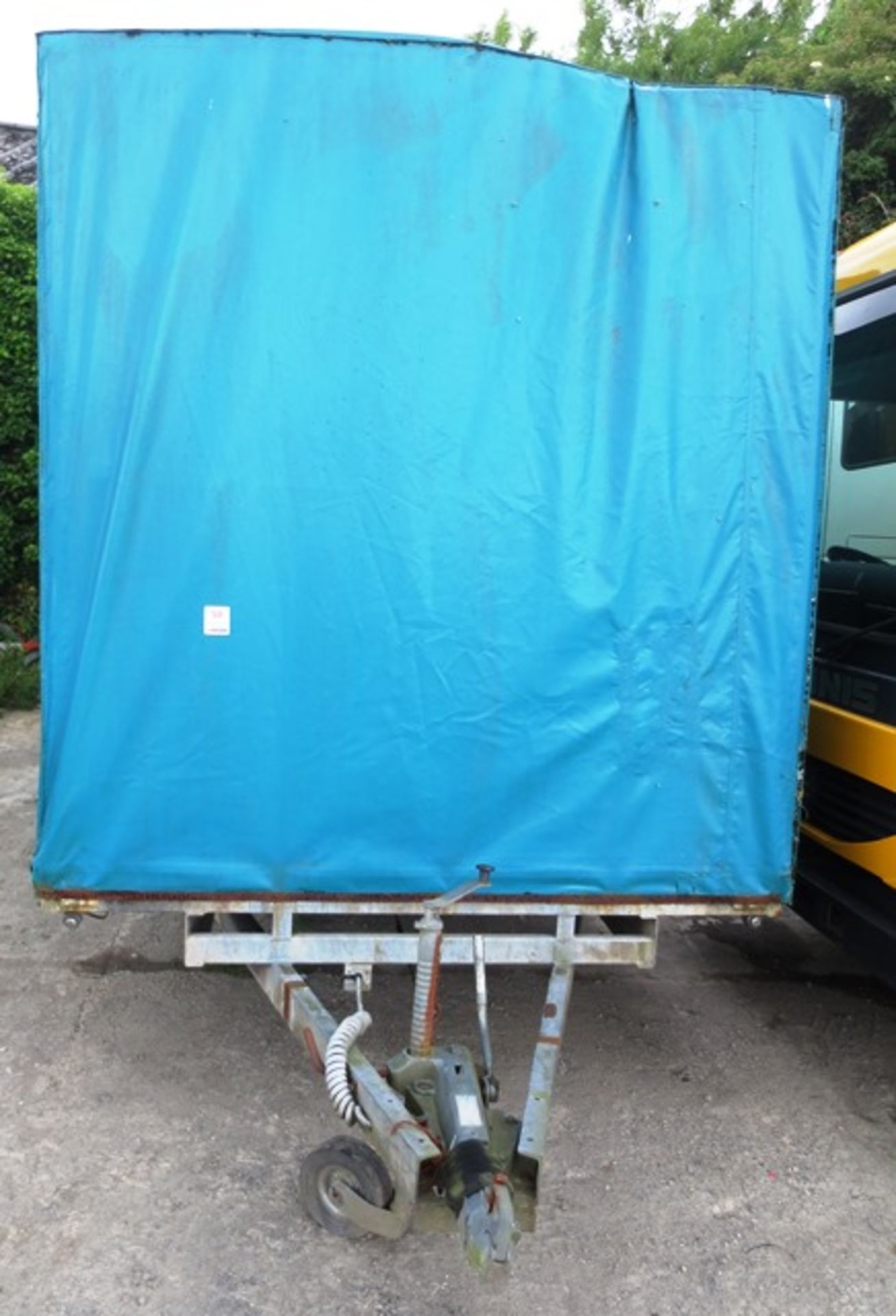 Indespension twin axle covered trailer, approx 4.5m, type V675, serial no. 36757, EVW 7000kg to - Image 2 of 7