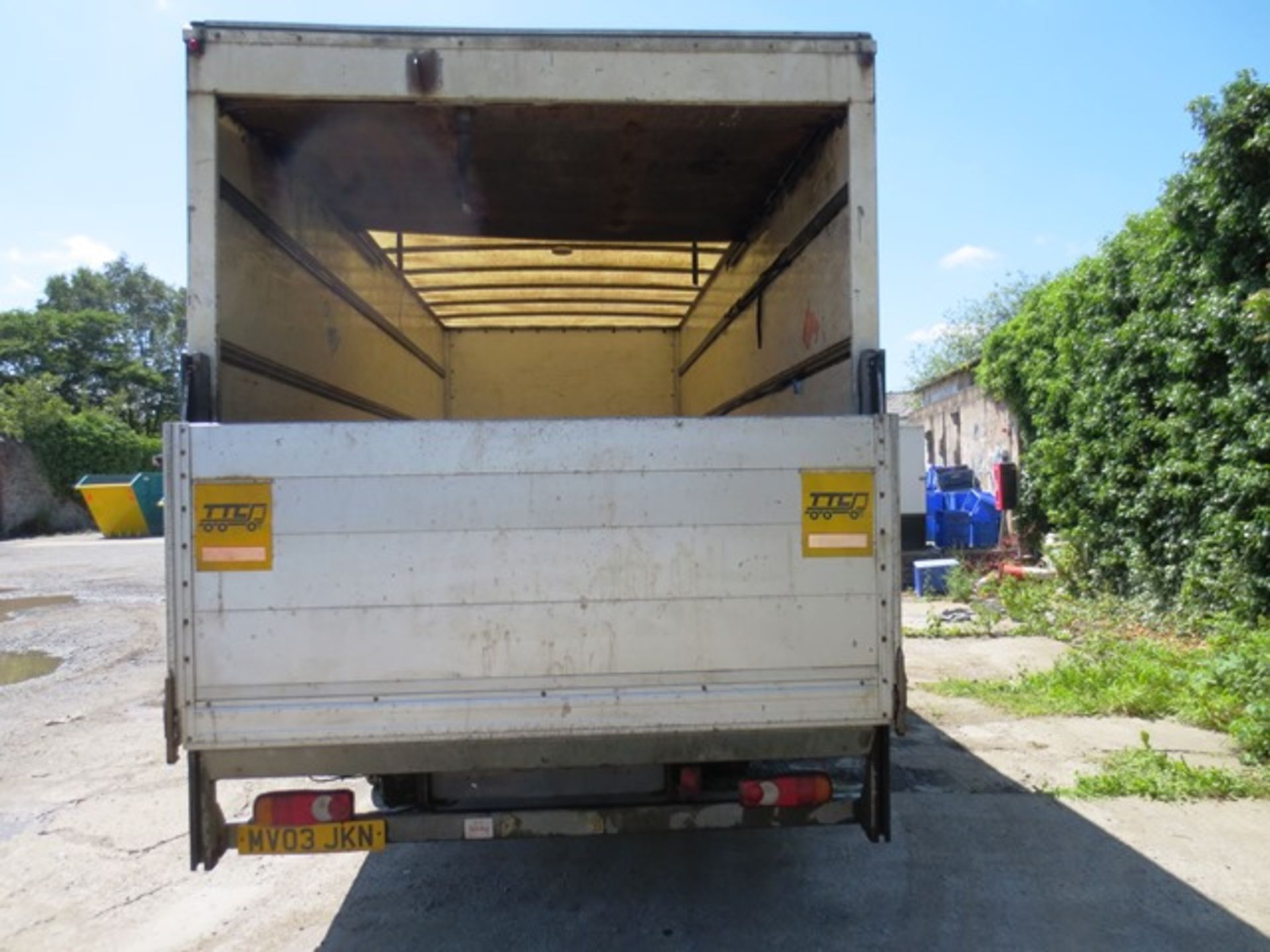 Renault 150DCI 7.5 ton box lorry, 6m body, with R&B tail lift 500kg, reg no: MV03 JKN, Recorded - Image 5 of 20