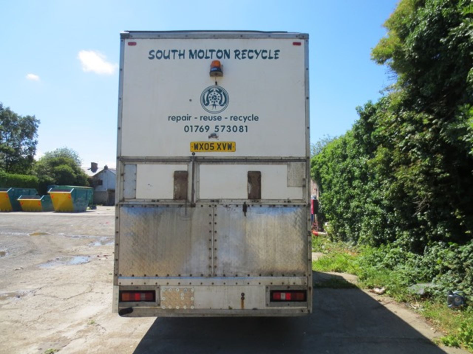 Mitsubishi Canter 75 kerbside recycling truck, 5.5m (approx) body, reg no: WX05 XVW (2005), Recorded - Image 9 of 18