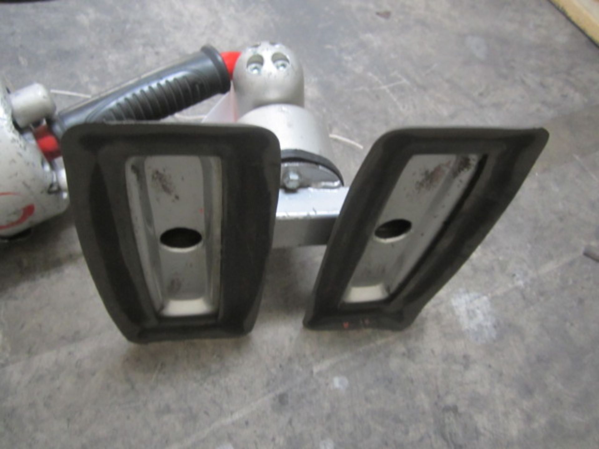 Vaculex single arm vacuum lift, approx. rail length 13m, SWL 13m  - dismantled. (This item has - Image 4 of 8