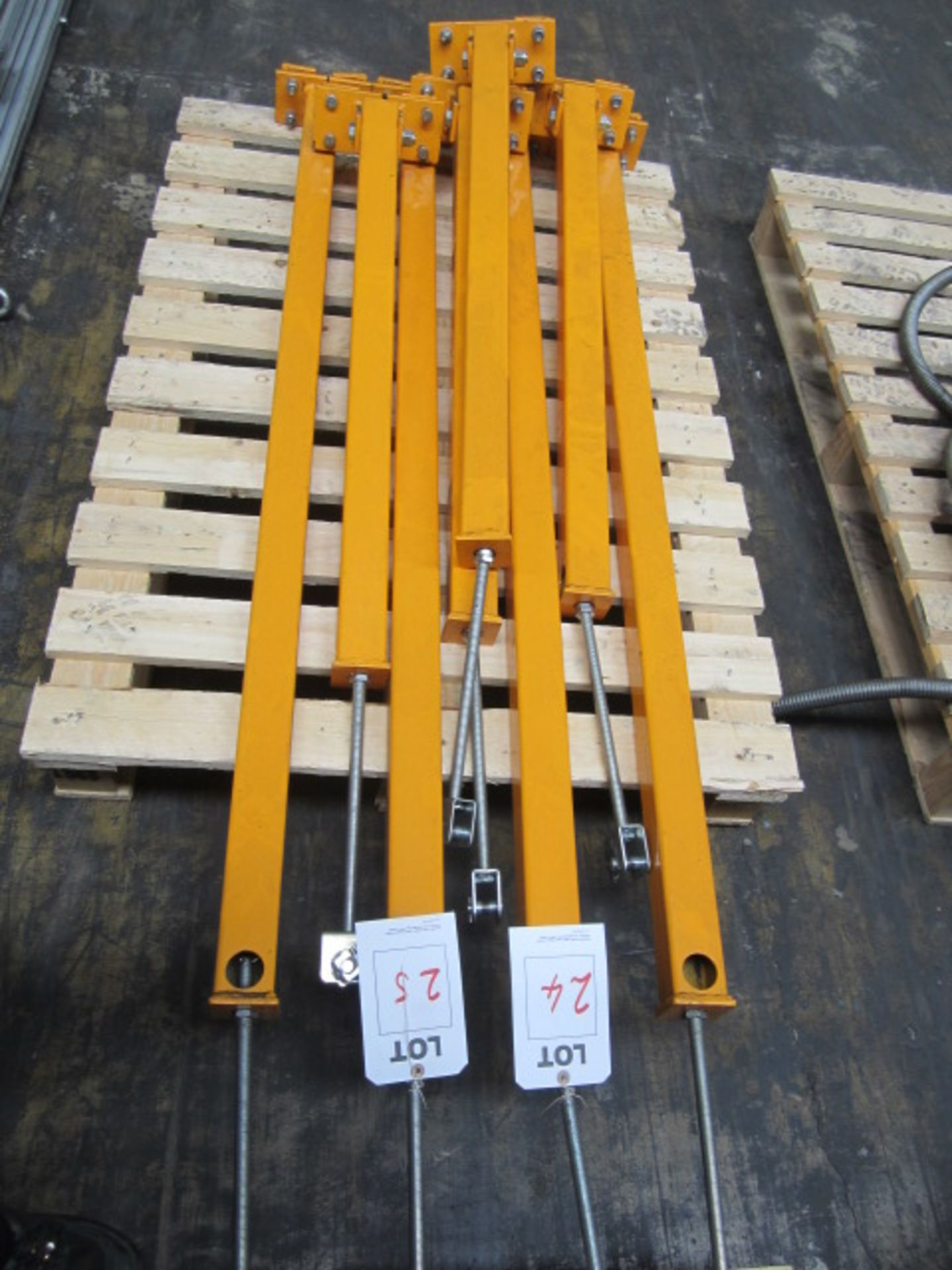 Vaculex single arm vacuum lift, approx. rail length 13m, SWL 13m  - dismantled. (This item has - Image 6 of 8