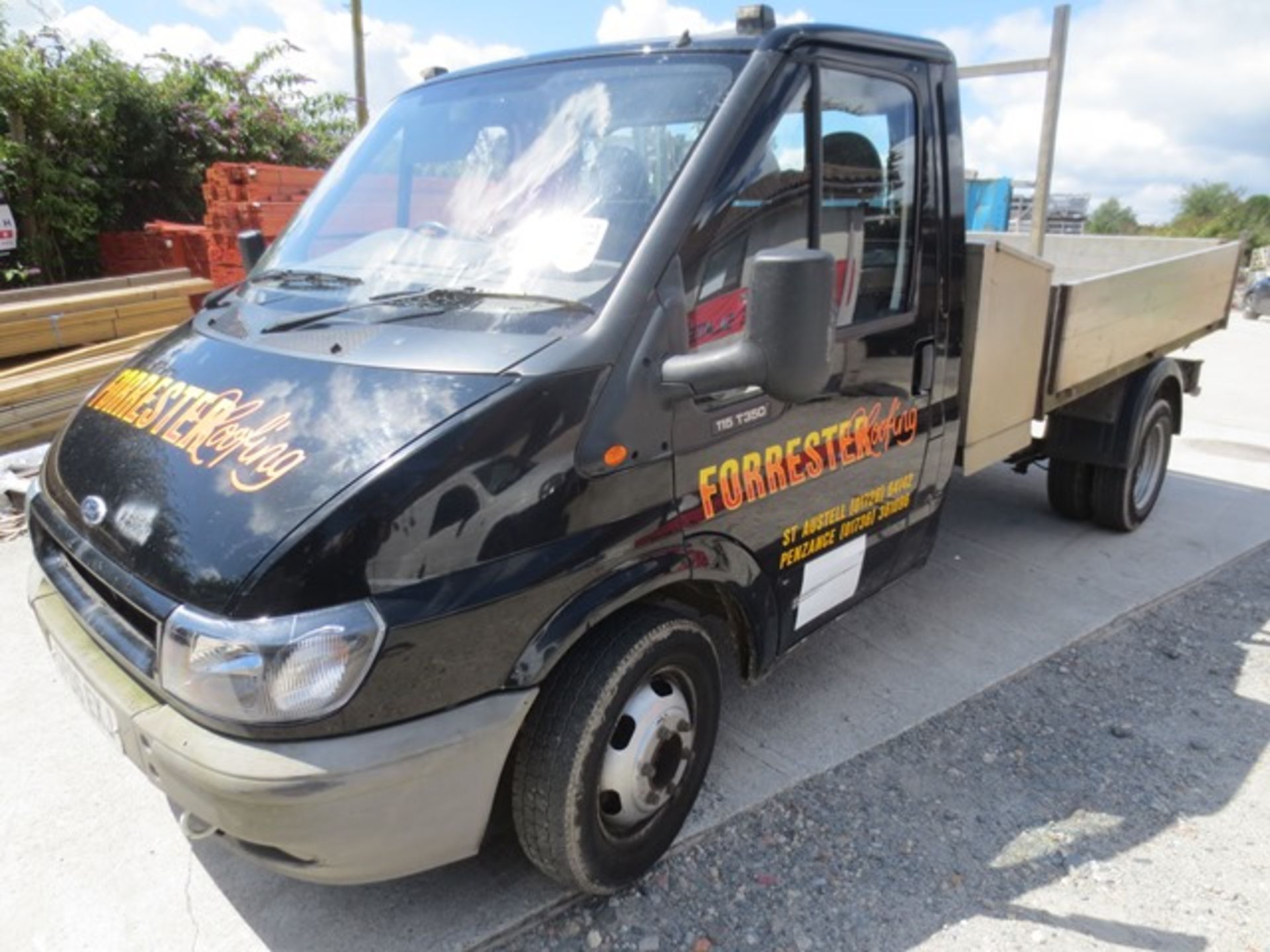 Ford Transit 115 T350 diesel dropside van; mileage: 60,633, reg no: GP06 EXJ, MOT: 20.11.15 ( - Image 2 of 12