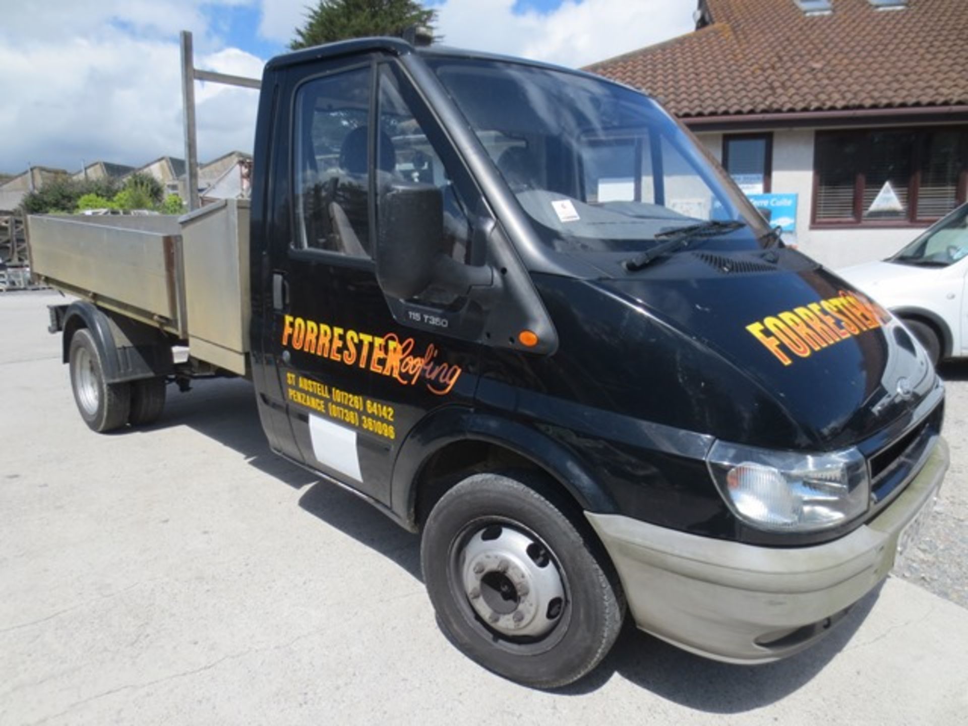 Ford Transit 115 T350 diesel dropside van; mileage: 60,633, reg no: GP06 EXJ, MOT: 20.11.15 (