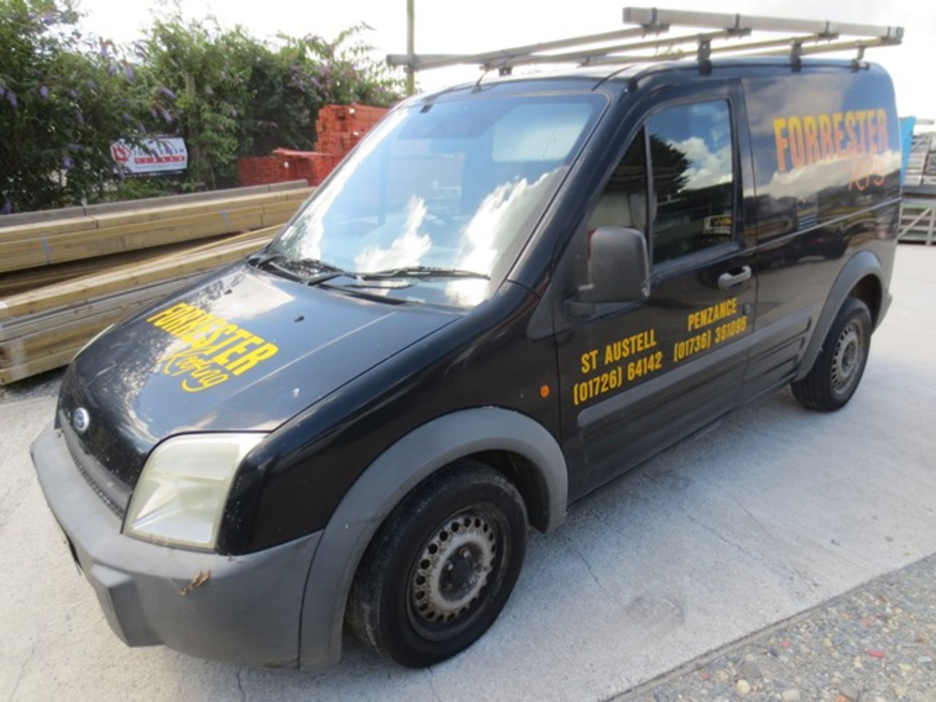 Ford Transit Connect diesel panel van, with fitted roof bars; mileage: 186,430, reg no: WL55 DZC, - Image 2 of 10