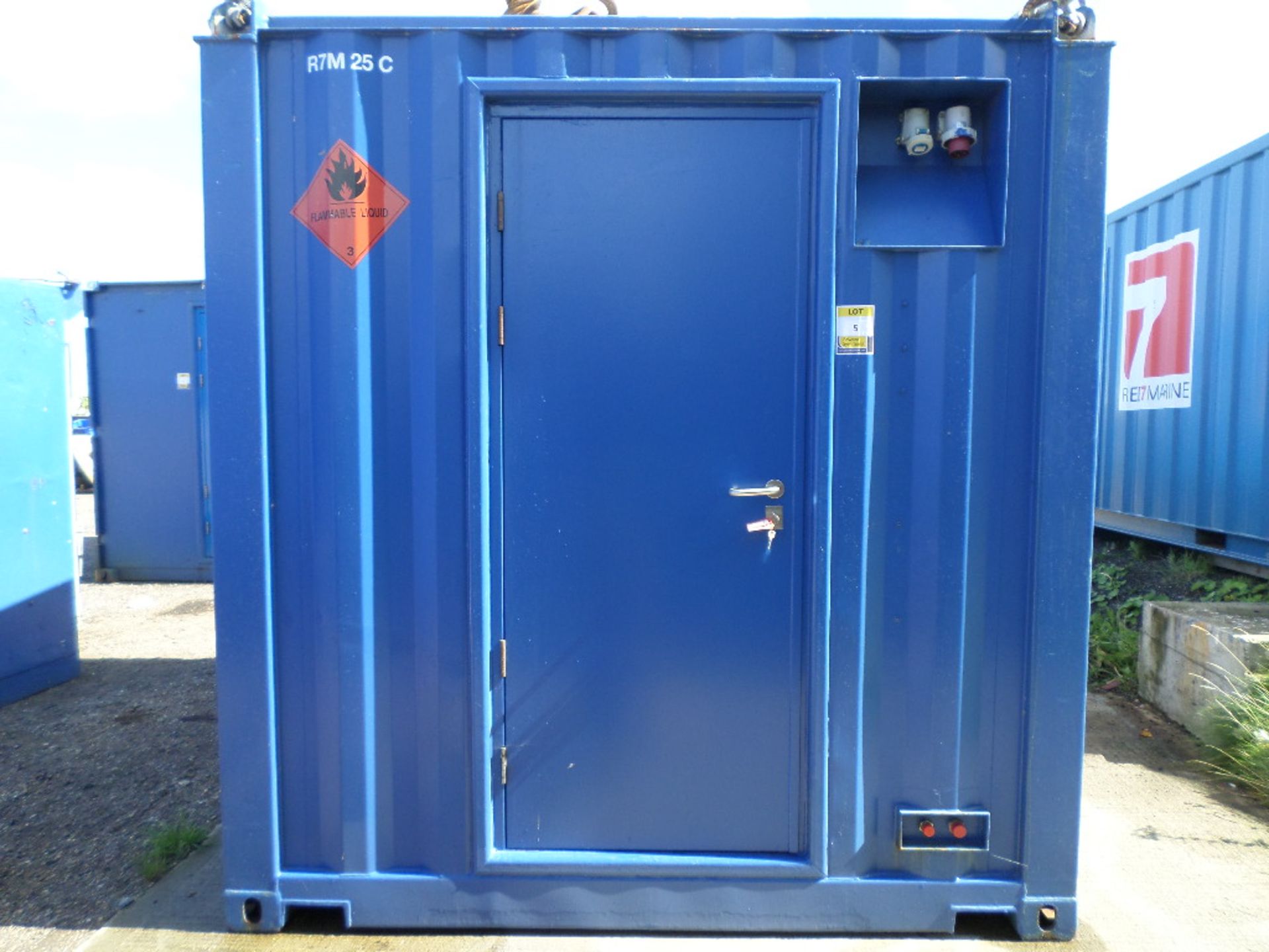 10ft x 8ft divers hot water supply container, IMCA compliant, reference No R7M 25 C  fitted with 2 x