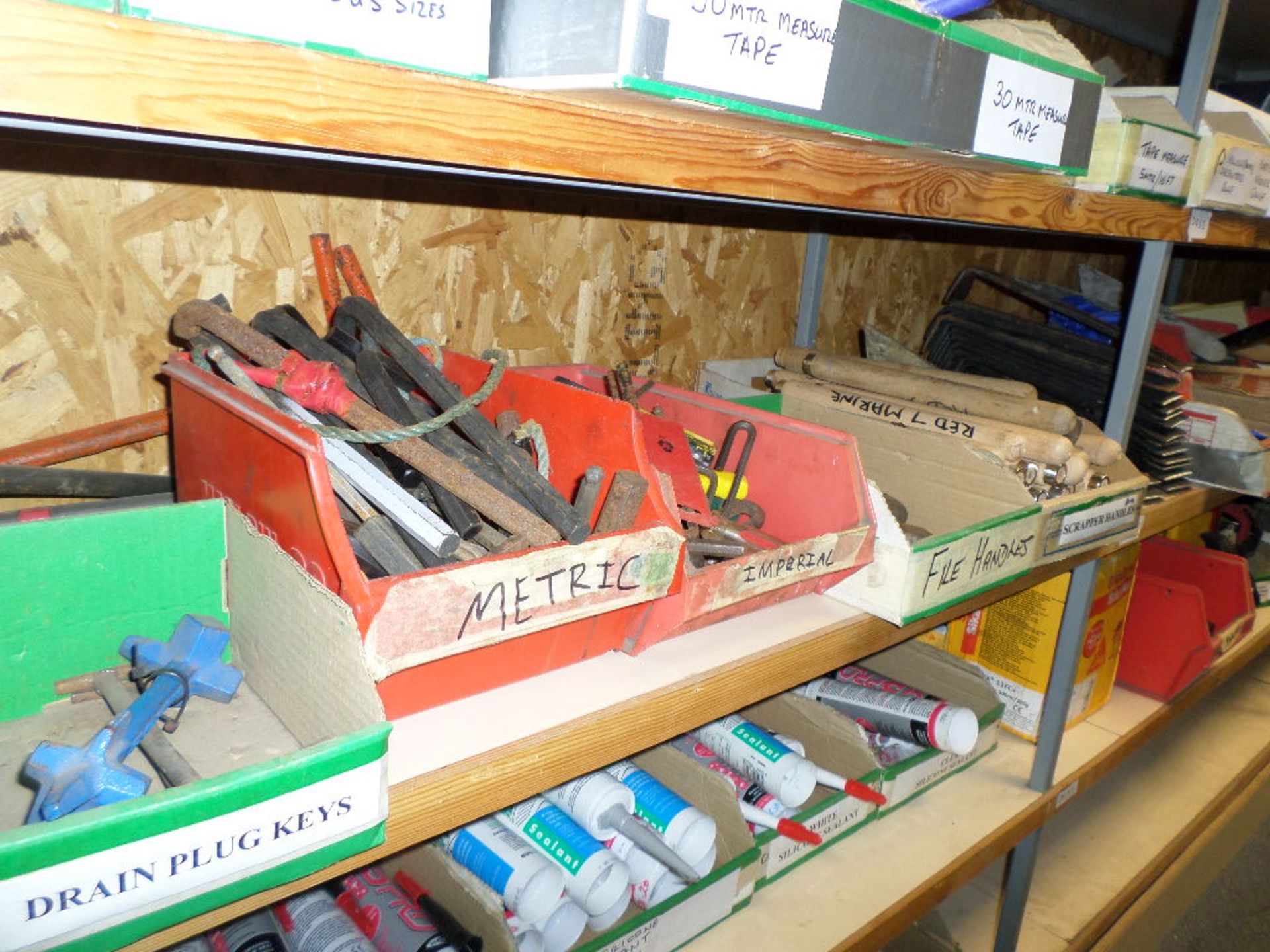 Contents to Rack D, tier DR4 mainly Pliers, Hole cutters, hole punches, hex keys, hammers, sockets - Image 2 of 4