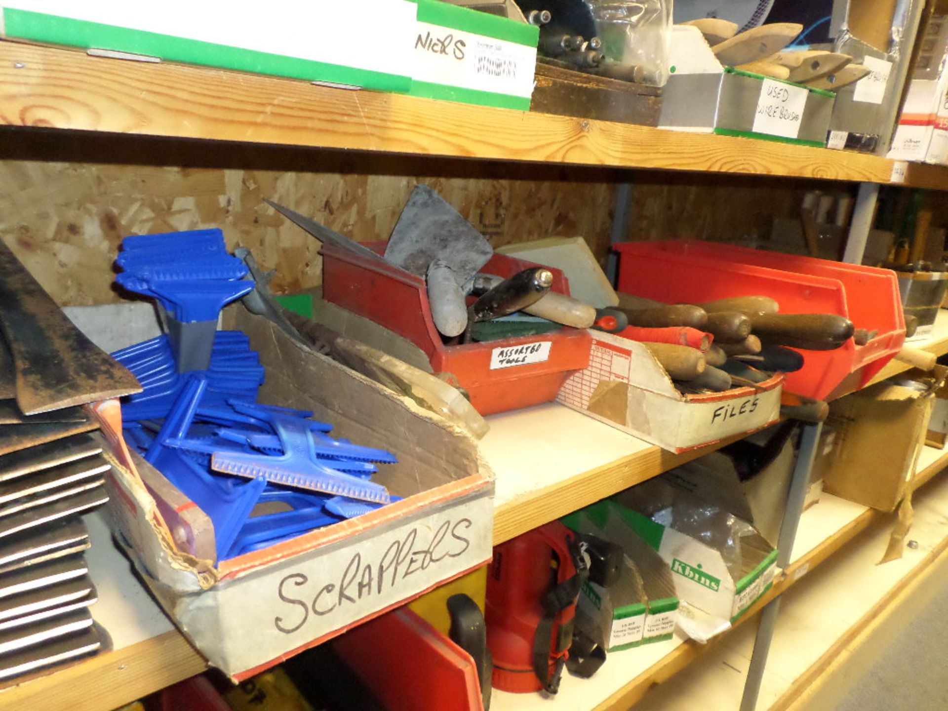 Contents to Rack D, tier DR4 mainly Pliers, Hole cutters, hole punches, hex keys, hammers, sockets - Image 3 of 4