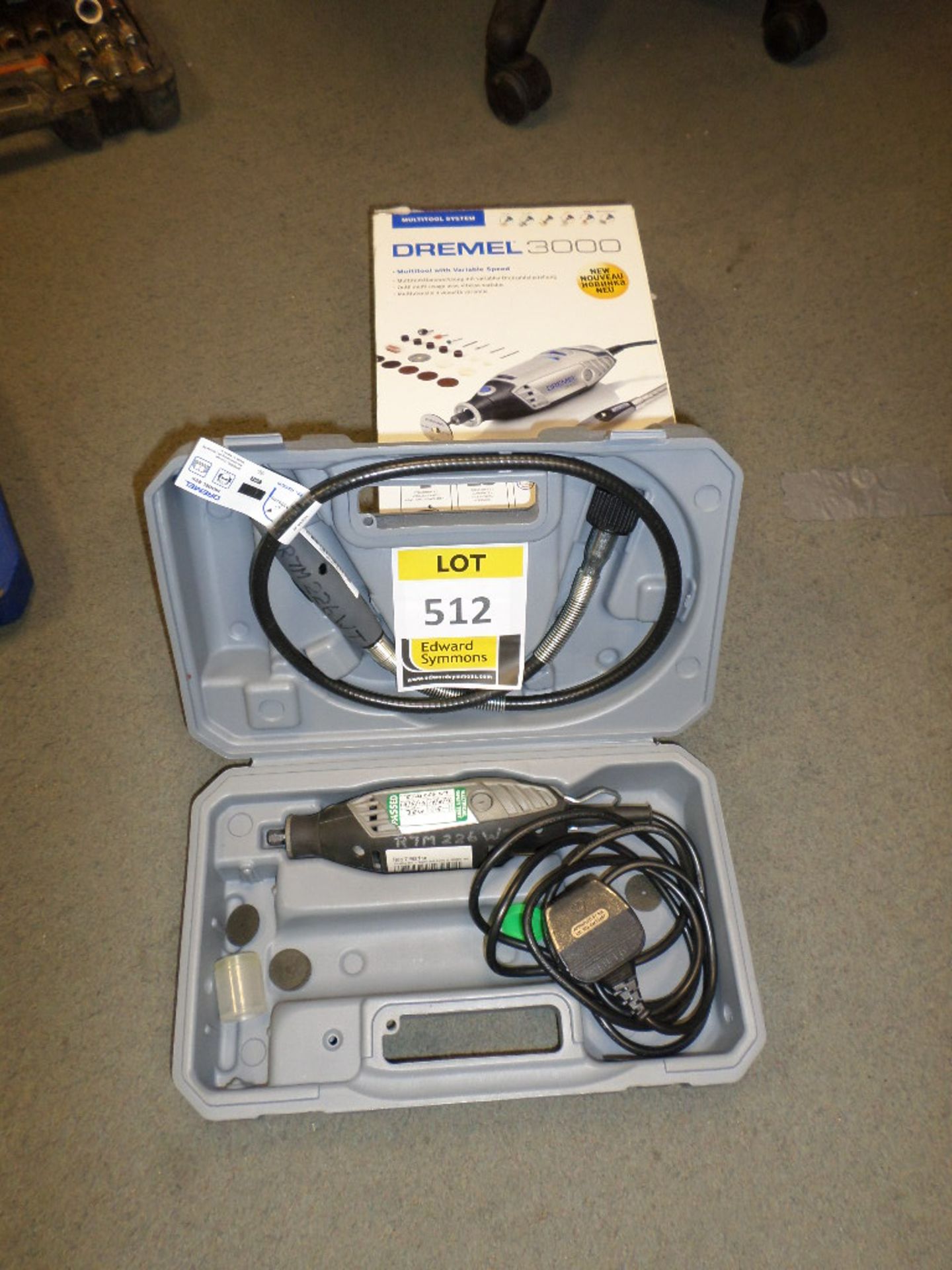 Unused Dremel 3000 variable speed multitool with accessory kit