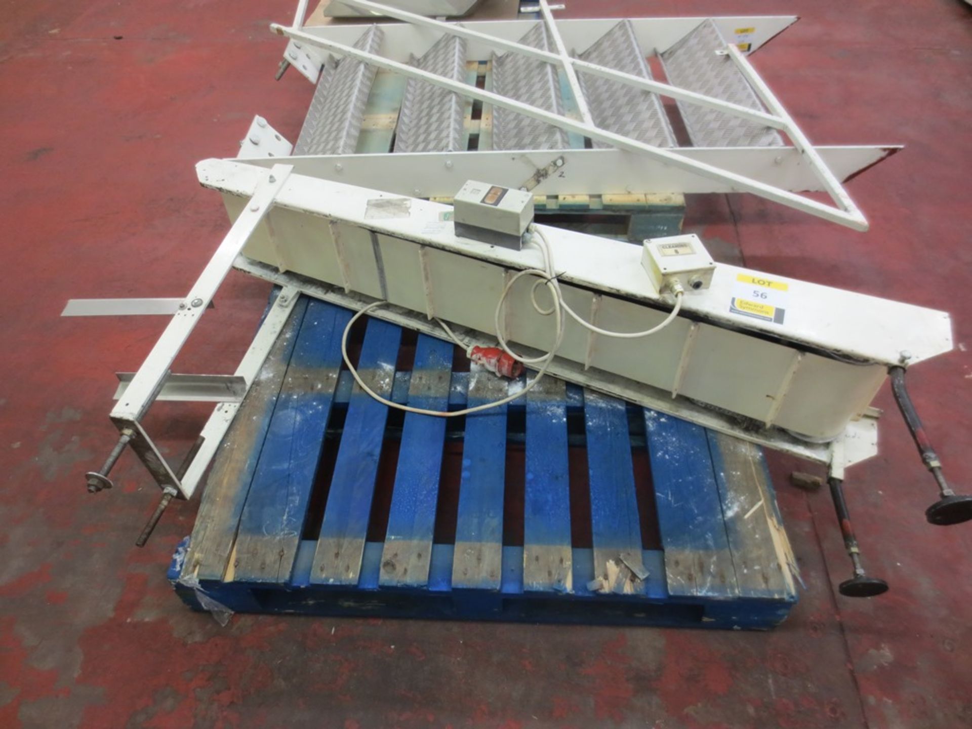 Elevating slat bed conveyor 1700mm x 300mm x 900mm elevation