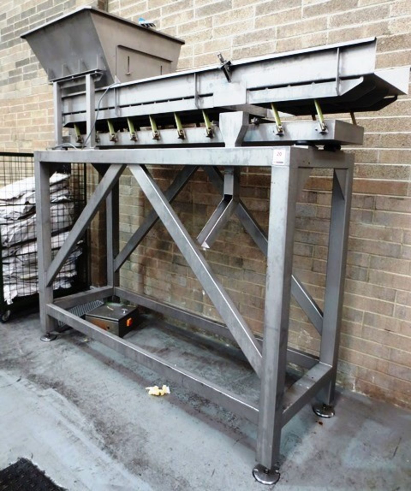 Cox & Plant stainless steel vibratory conveyor, machine no: HS8976 (2013), max amplitude: 6mm, max