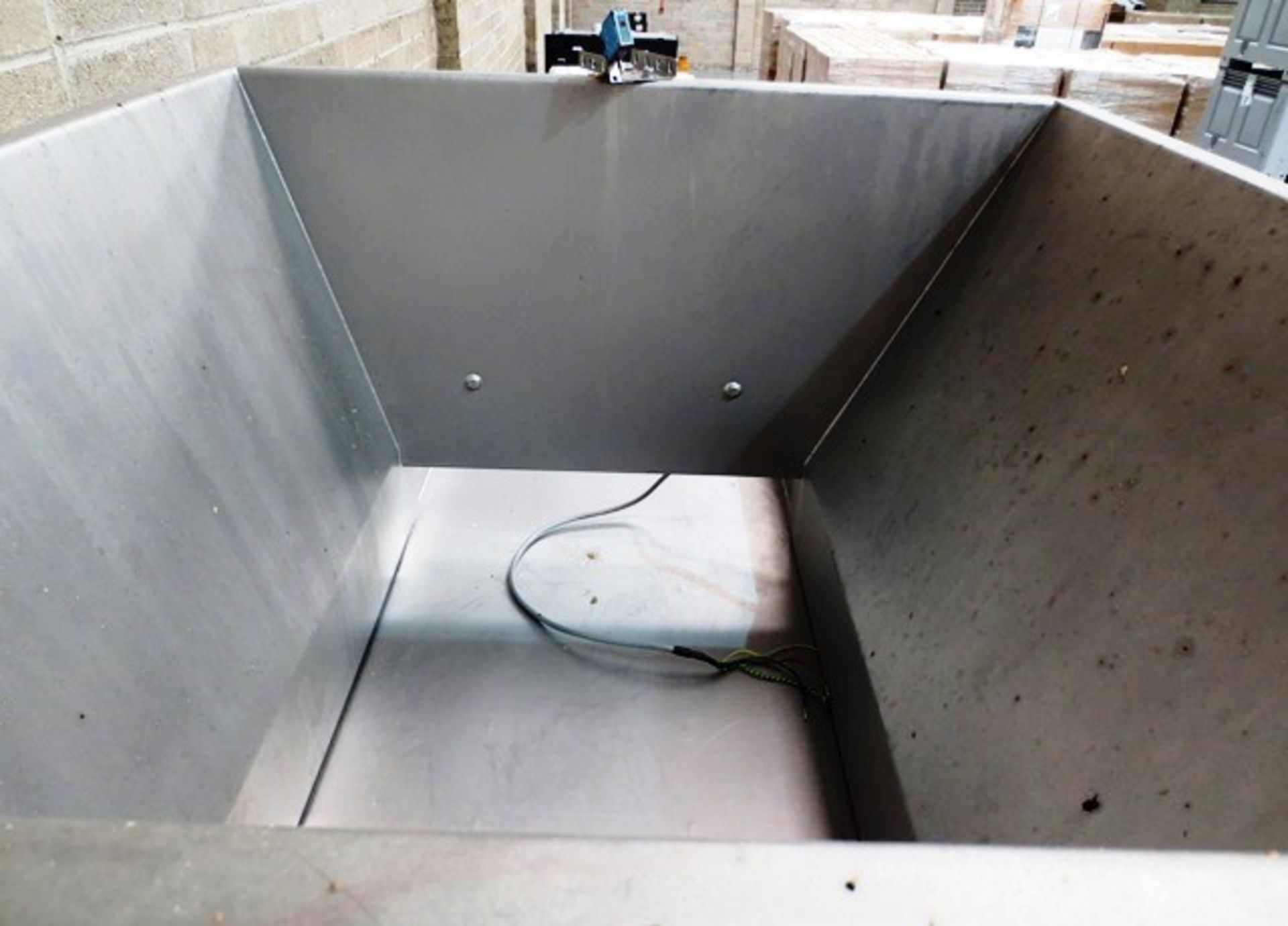 Cox & Plant stainless steel vibratory conveyor, machine no: HS8976 (2013), max amplitude: 6mm, max - Image 6 of 8