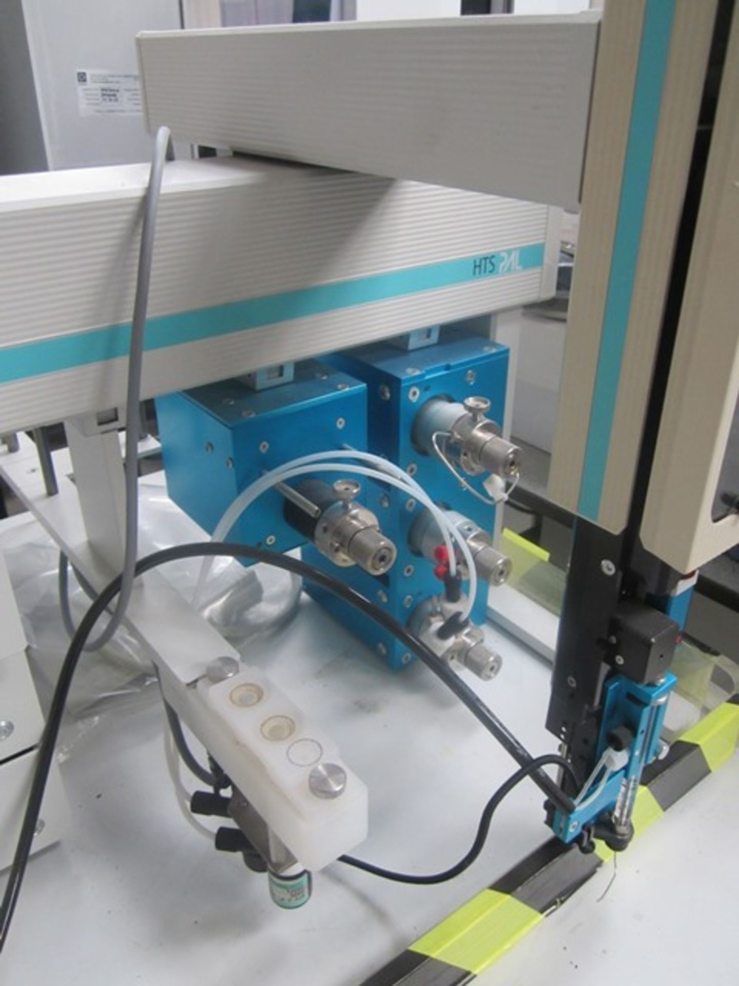 CTC Analytics HTS PAL robotic sample handler with power lead (height 700mm x width 900mm x depth - Image 2 of 3