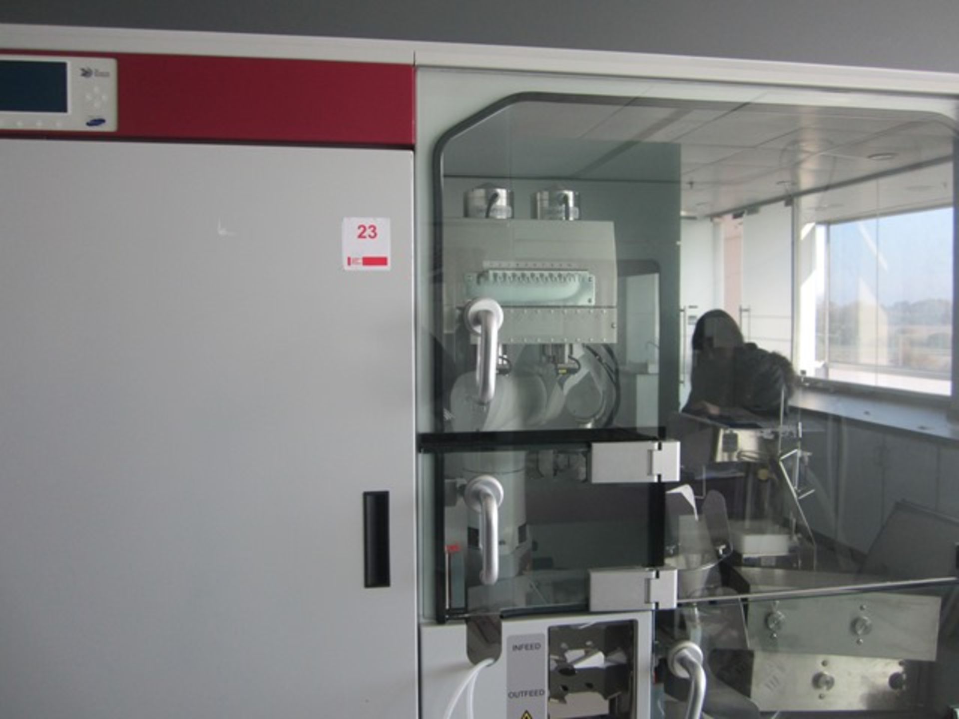 The Automation Partnership Compact-Select flask filling-system with Staubli TX-40 Pick and Place - Image 3 of 7