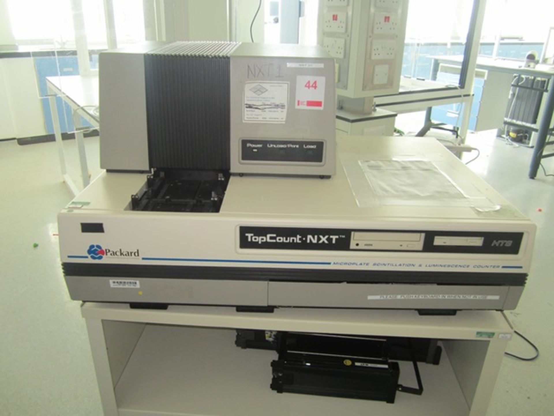 Packard TopCount NXT bench top microplate Scintillation counter and Luminescence detector, serial