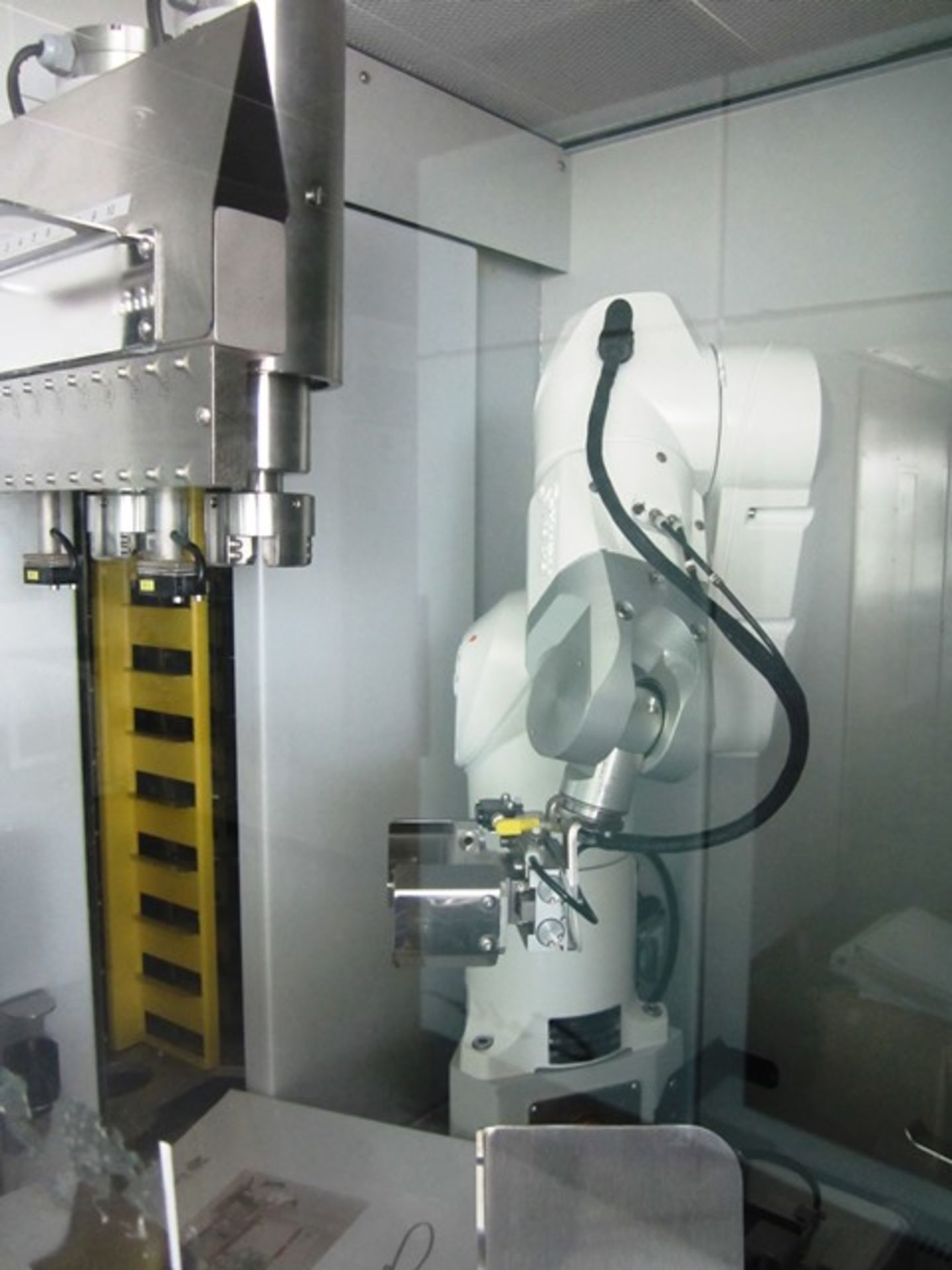 The Automation Partnership Compact-Select flask filling-system with Staubli TX-40 Pick and Place - Image 4 of 7