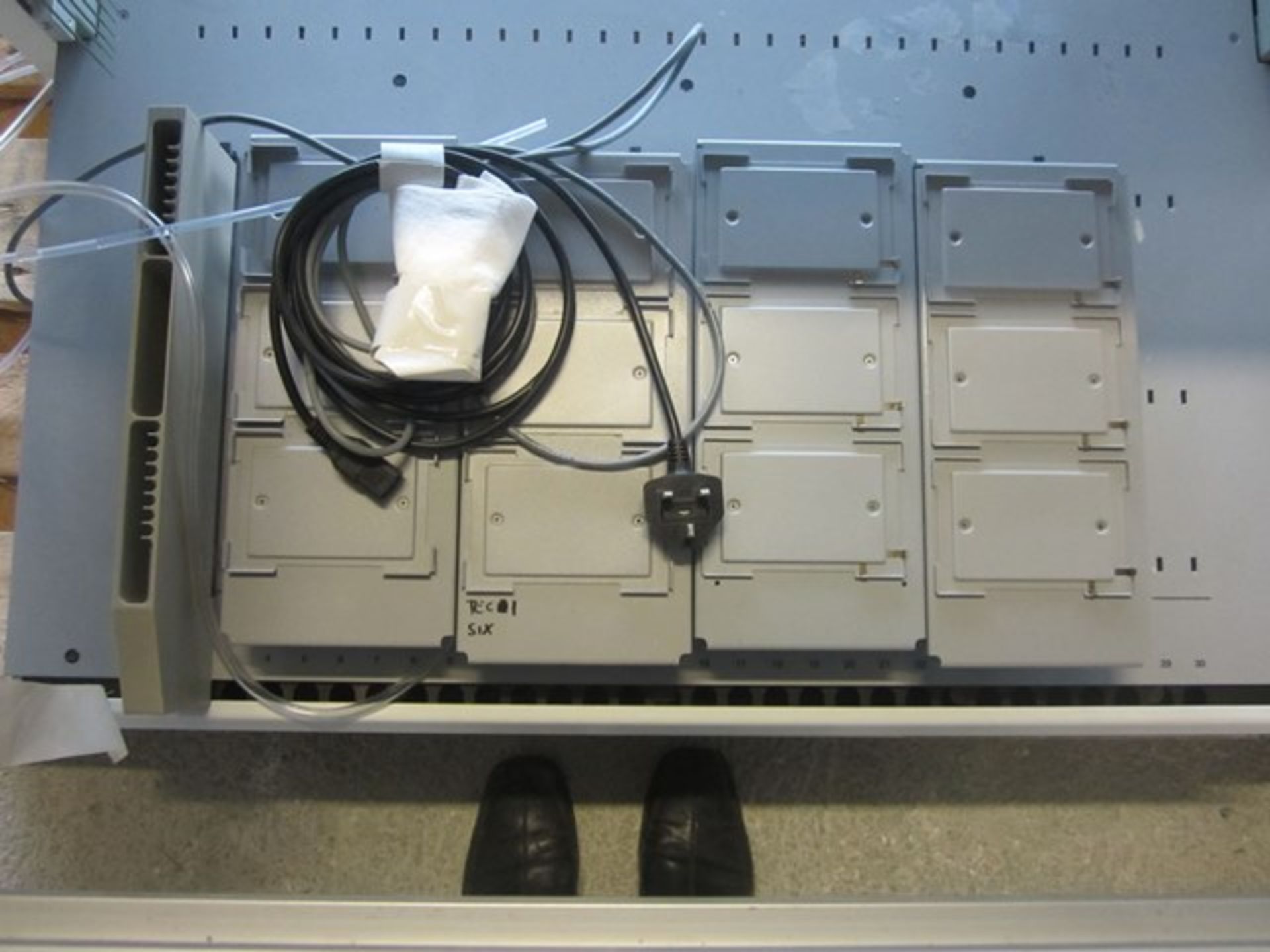 Tecan Genesis RSP100 liquid handling-system, model Genesis 100/8, serial number 2060 (height 800mm x - Image 2 of 6