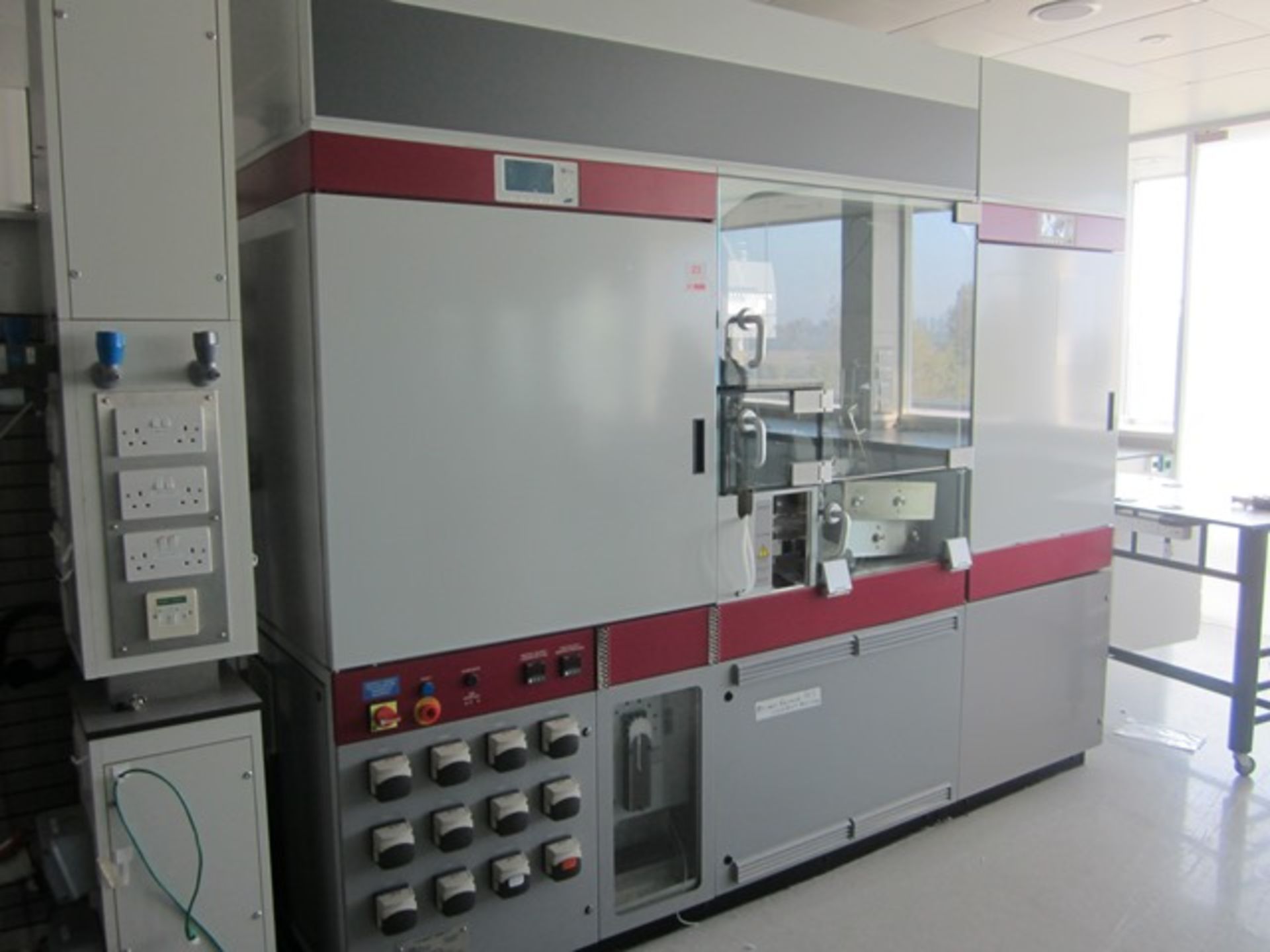 The Automation Partnership Compact-Select flask filling-system with Staubli TX-40 Pick and Place