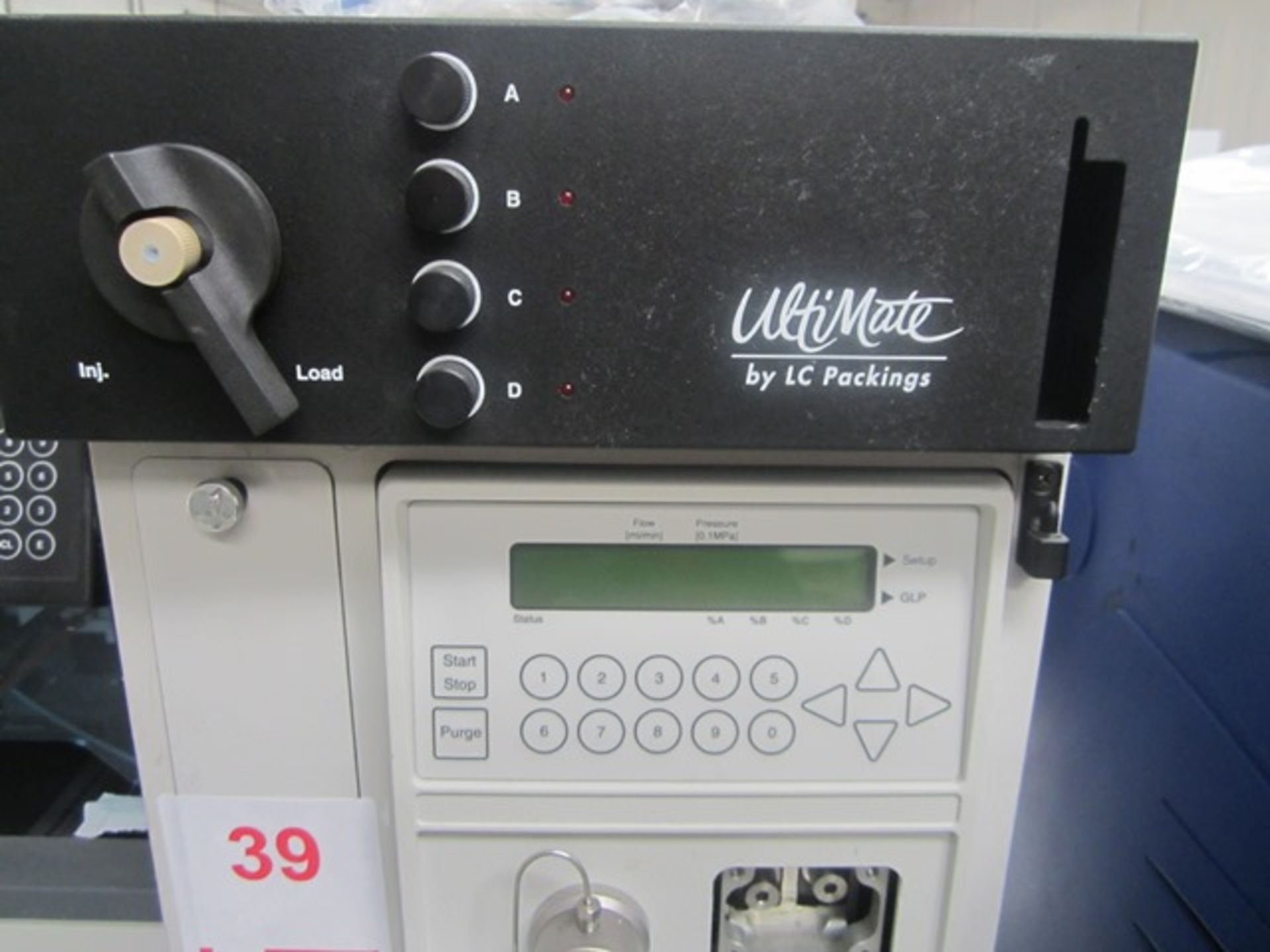 LC Packings Ultimate HPLC with power lead (height 700mm x width 900mm x depth 563mm) - Image 2 of 2