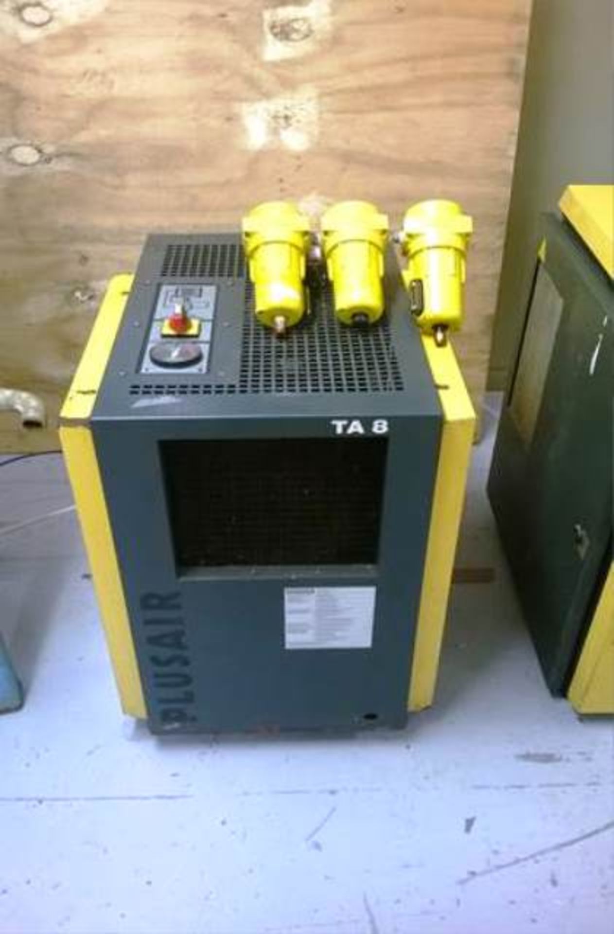 HPC TA 8 Refrigerant Air Dryer
Year 2002 
R134a
AA AO ACs 17 filters (Please Note: This lot...