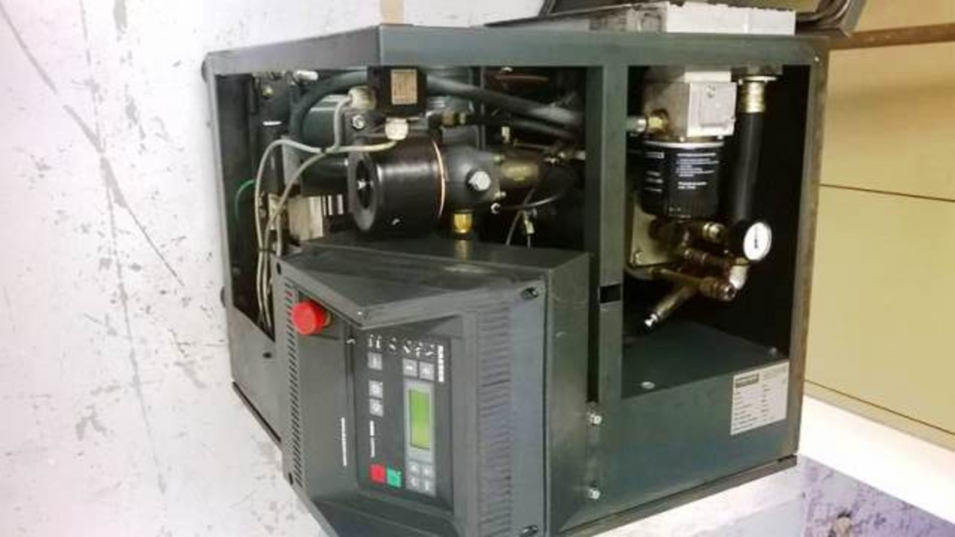 1 x HPC SM Silenced Rotary Screw Air Compressor
Model SM 8
5.5 kW
30 cfm
7.5 bar
3 phase
Year - Image 3 of 3