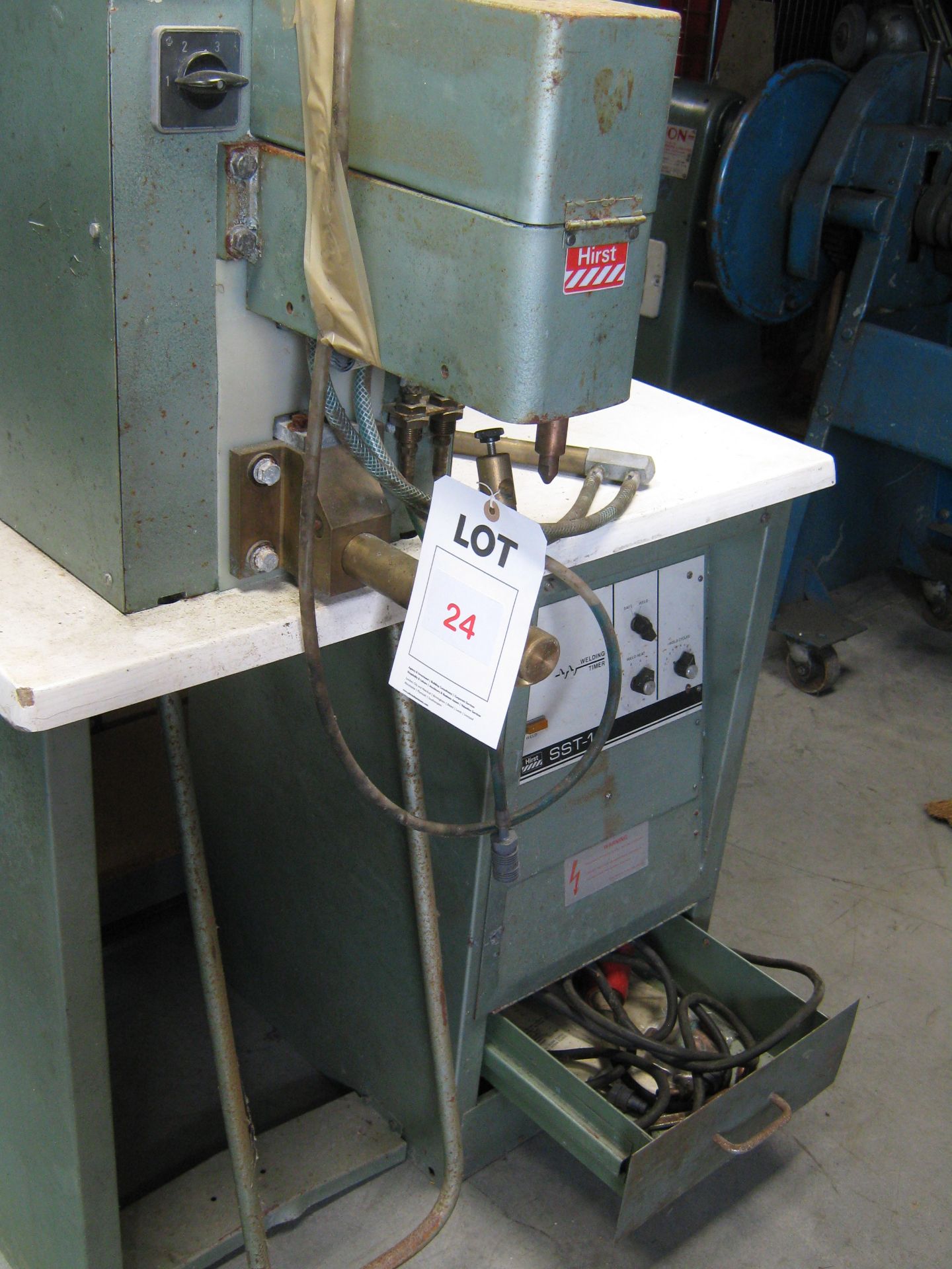 Hirst Type TAE30 30KVA spot welder, S/No. 32202, with SST-1 timer Located: Unit R6, Marshall Way,