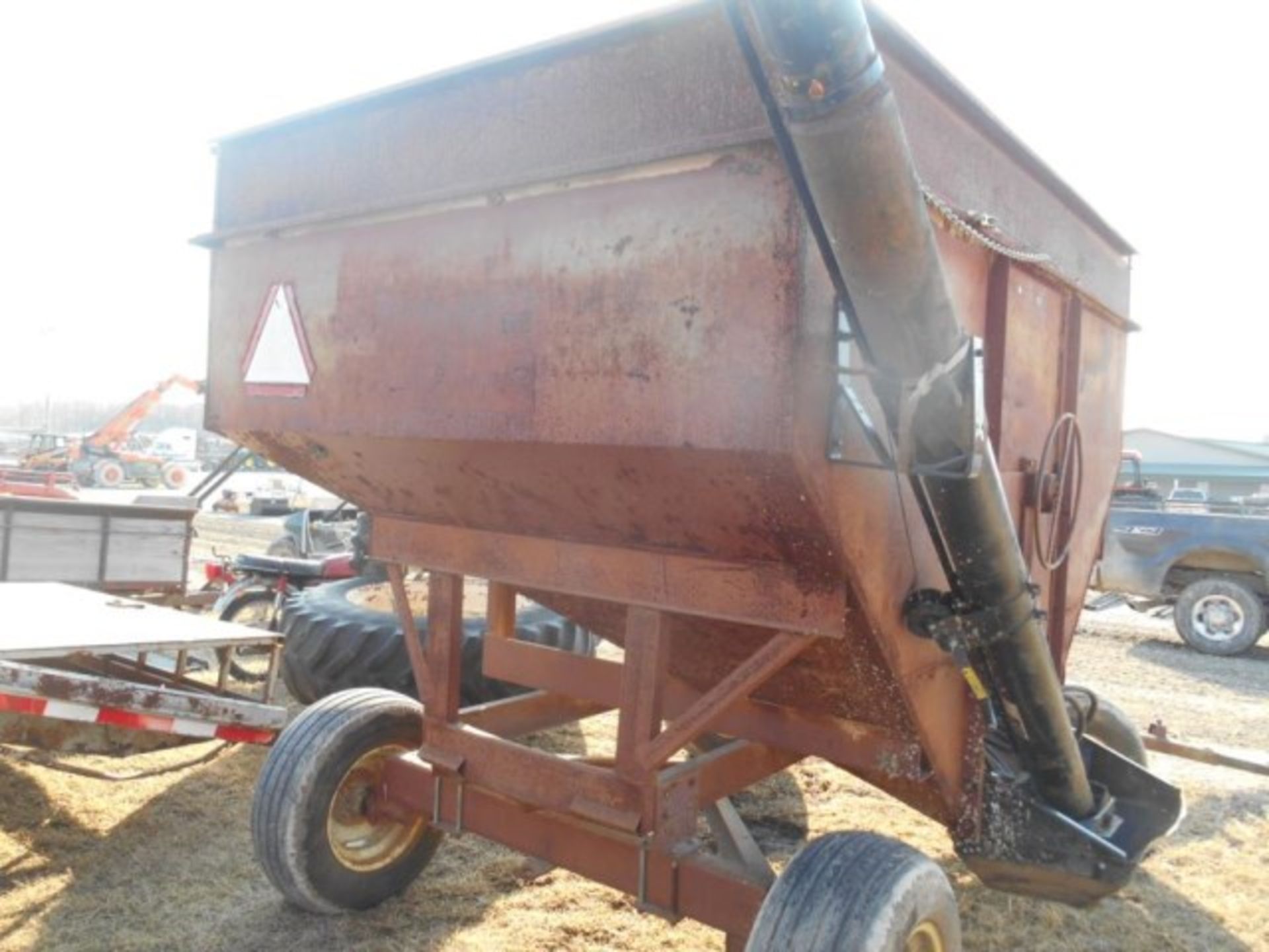 Lot #23063 Gravity Wagon w/ Auger - Image 4 of 4