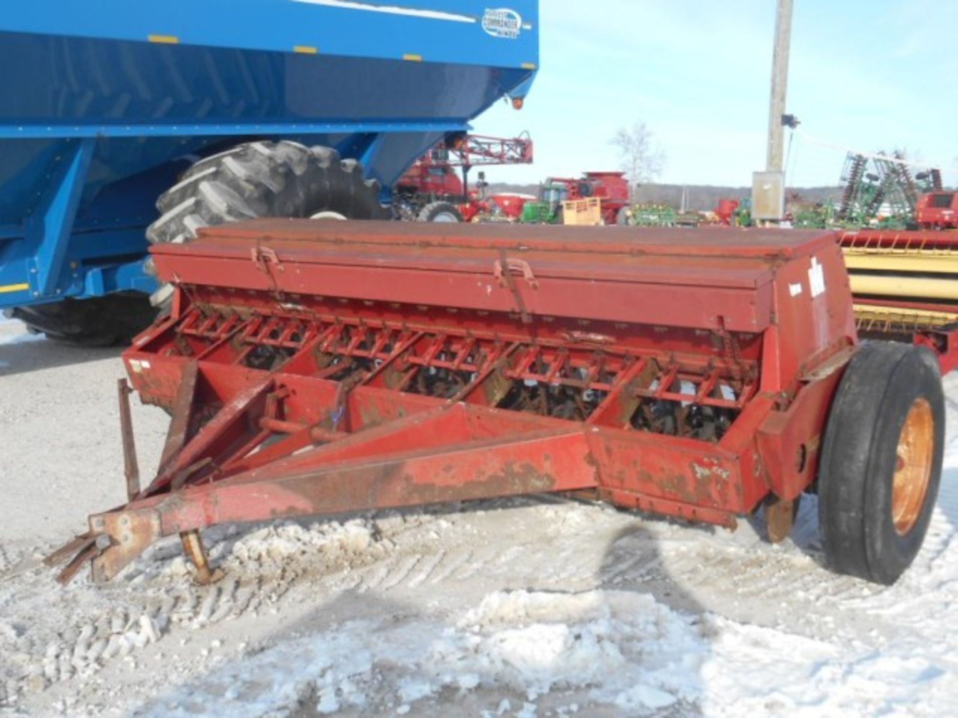 Lot #22278 IH 5100 Drill 21 Hole, Grass, Press Wheels