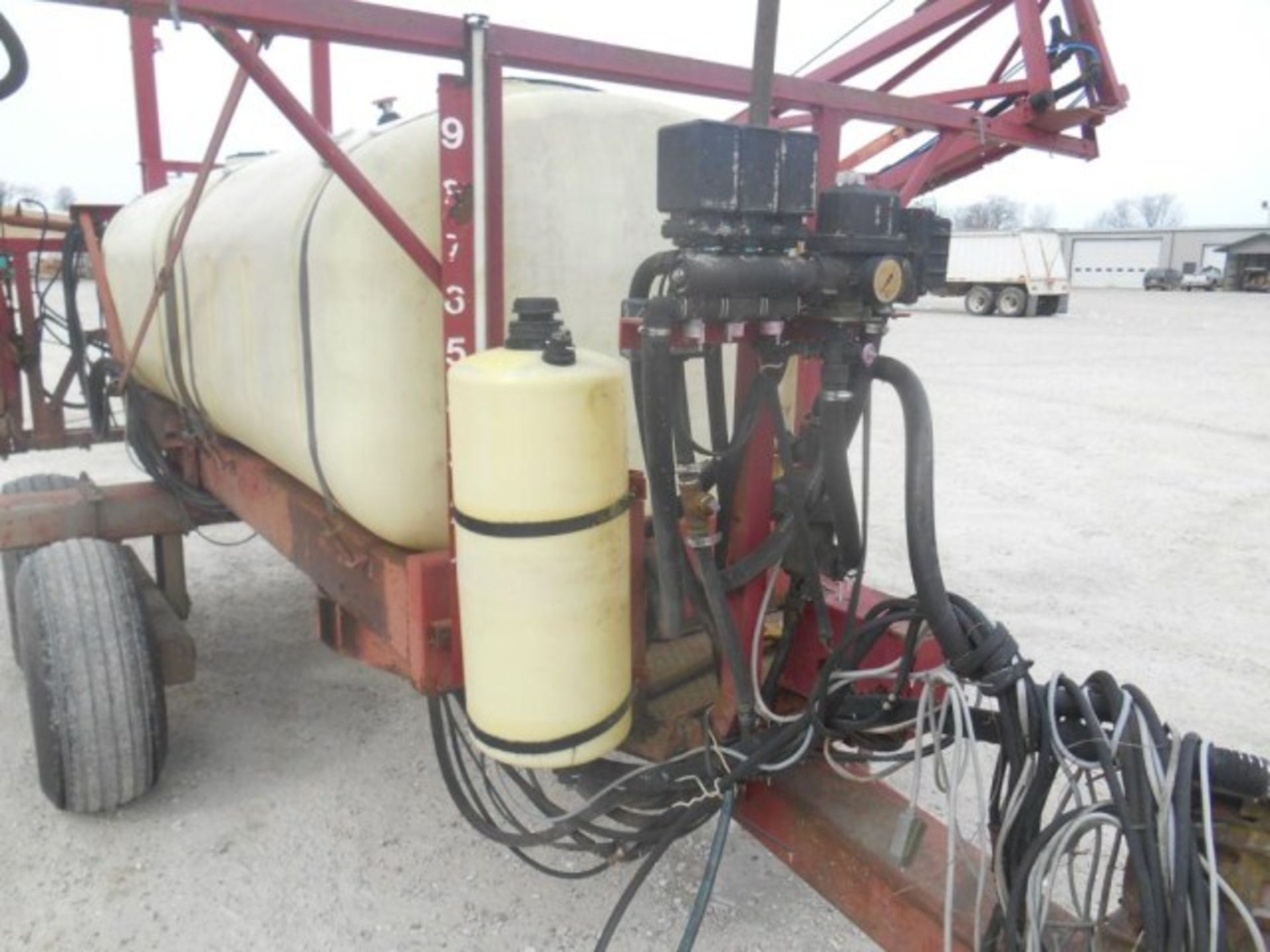 Lot #22402 Hardi TR1000 Sprayer, sn# 2277 65' Booms, 1000 Gallon, Pull Type - Image 17 of 19