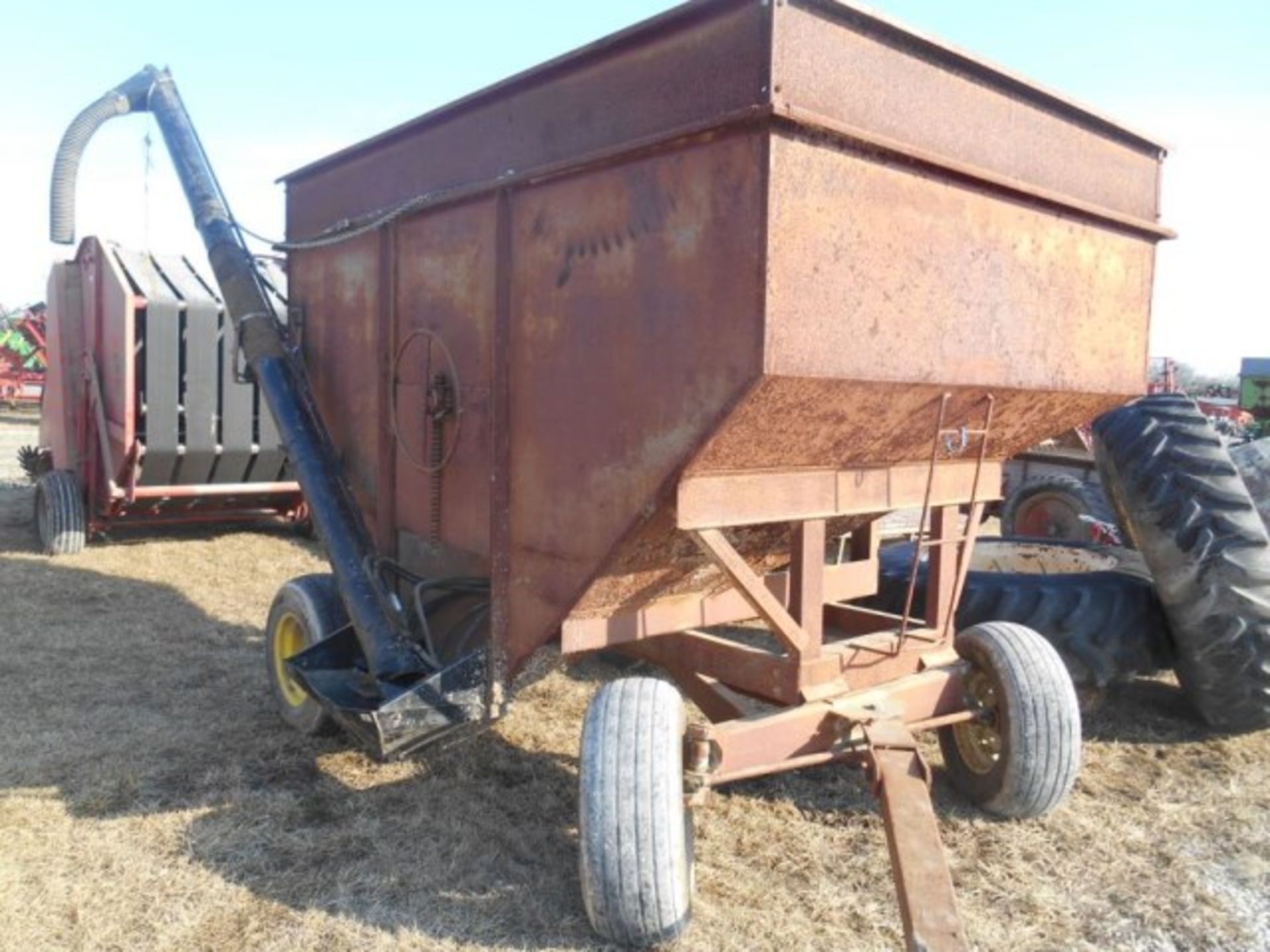 Lot #23063 Gravity Wagon w/ Auger - Image 2 of 4