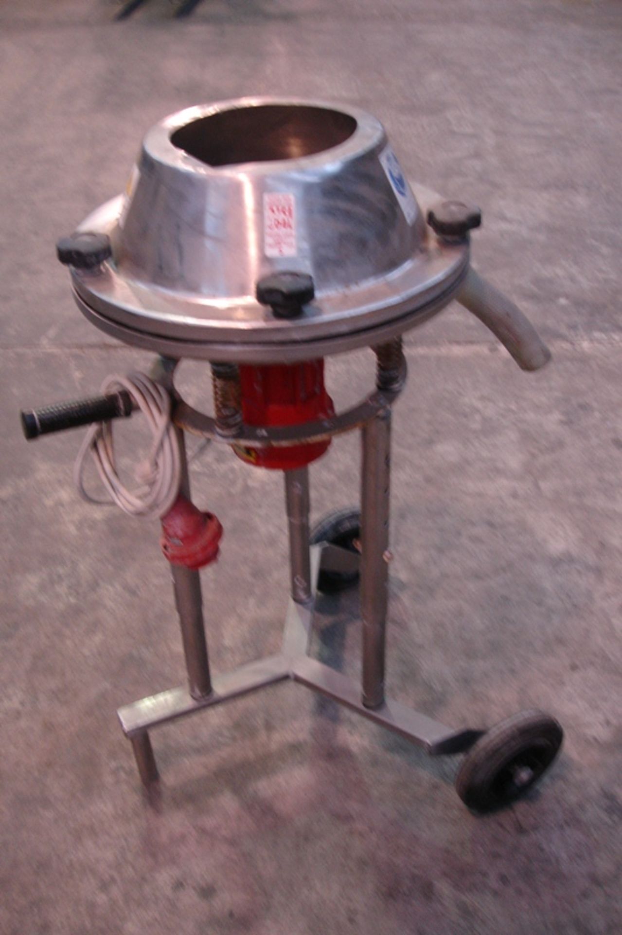 Mobile s/s  vibratory sieve