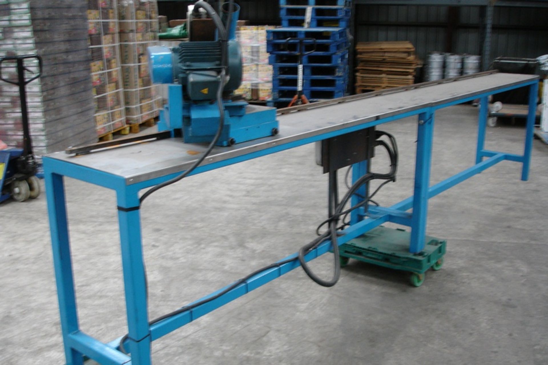 Cross Cut off Saw with infeed table