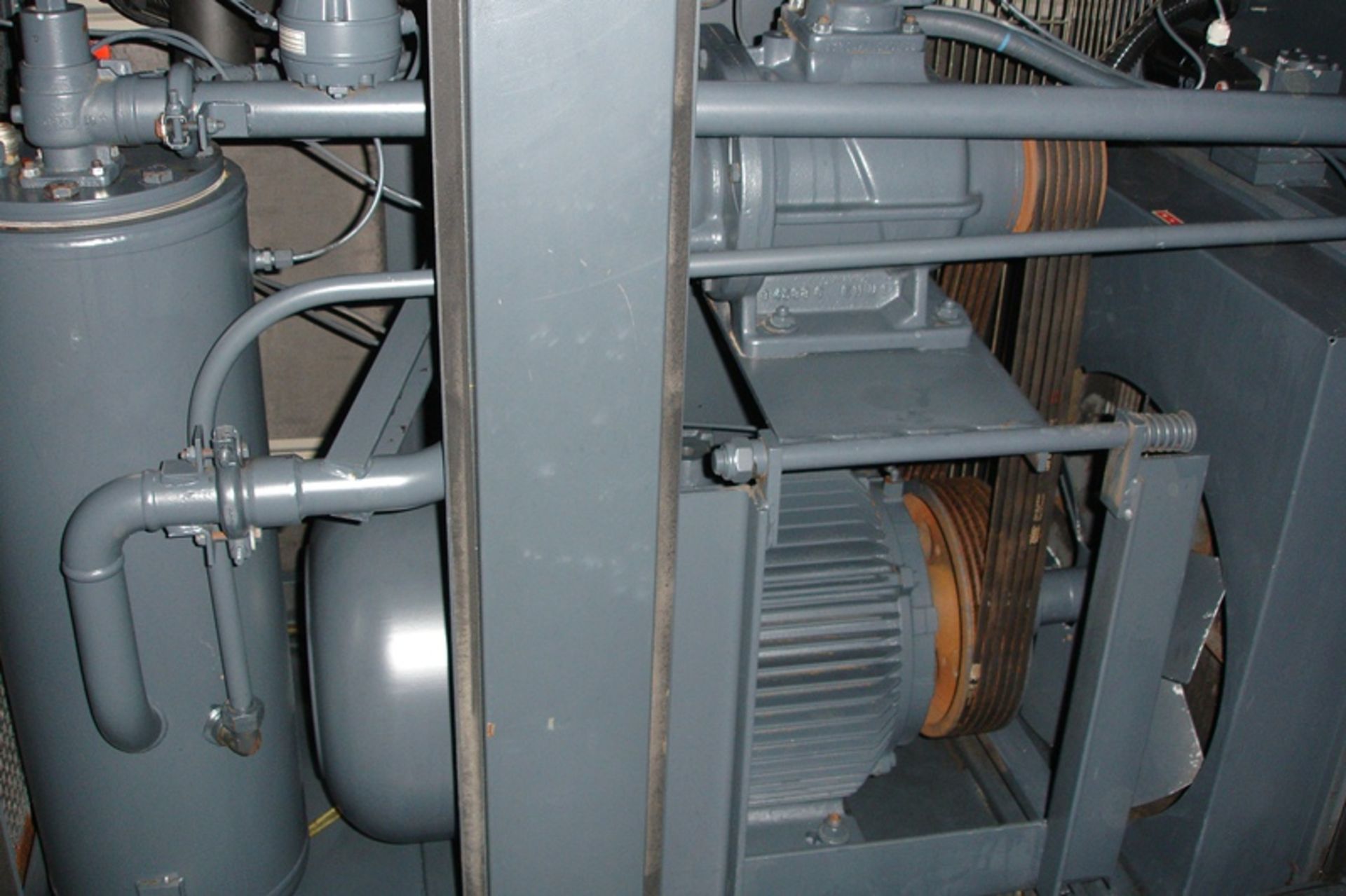HPC Plusair Compressor With Tank - Image 4 of 5