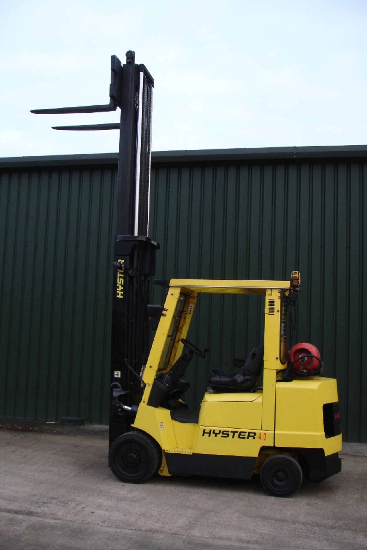 Hyster S4.00XM Forklift ( 2004 ) - Image 6 of 6