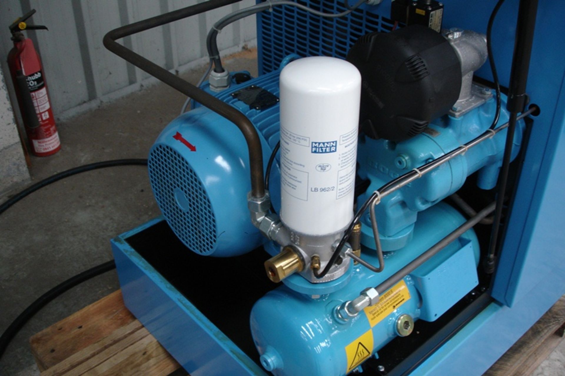 Boge S15 Compressor With Tank & Dryer. - Image 6 of 6