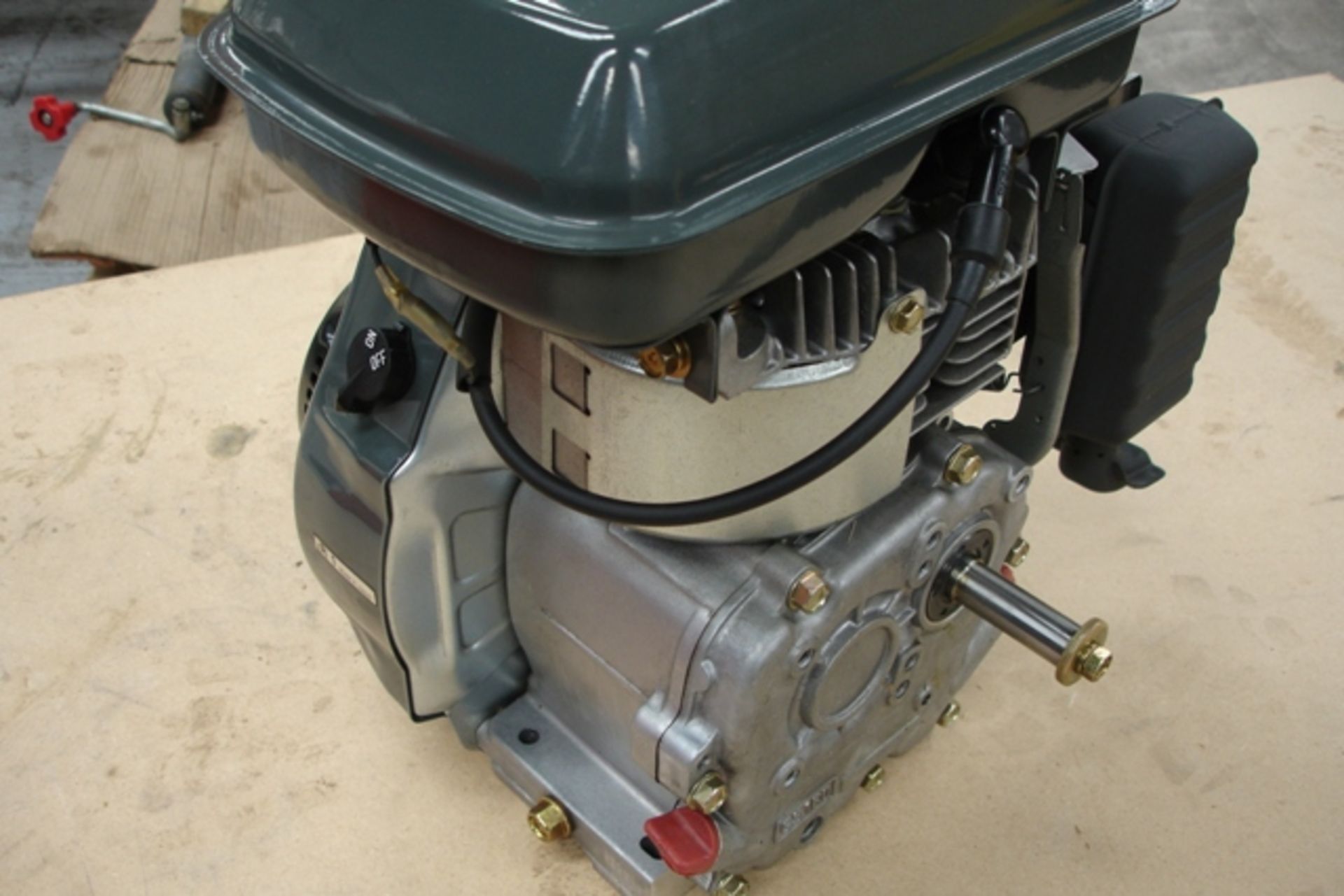 UNUSED KUBOTA GS 160 ENGINE - Image 2 of 2