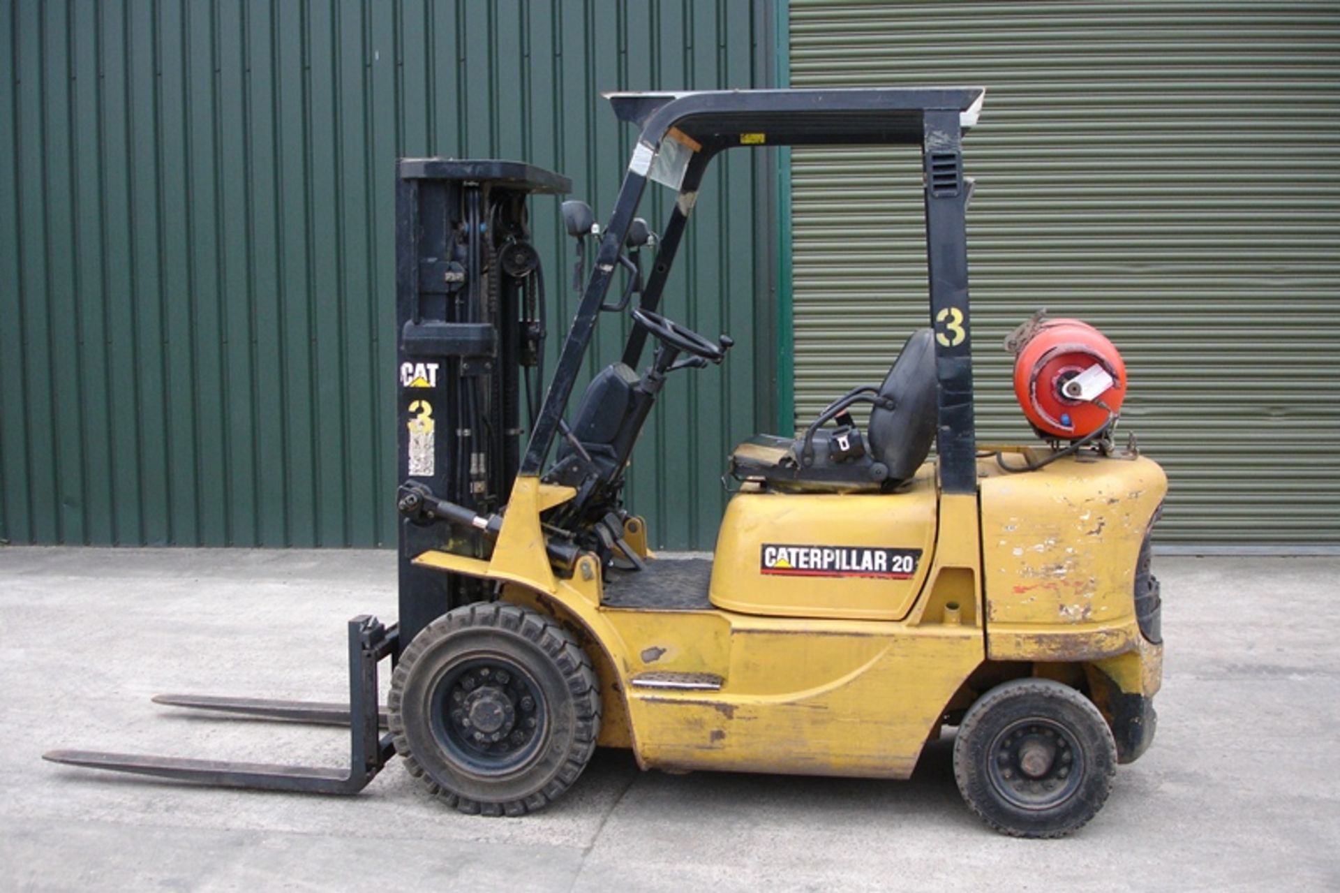 Caterpillar GP20K  Forklift  ( 2002 )