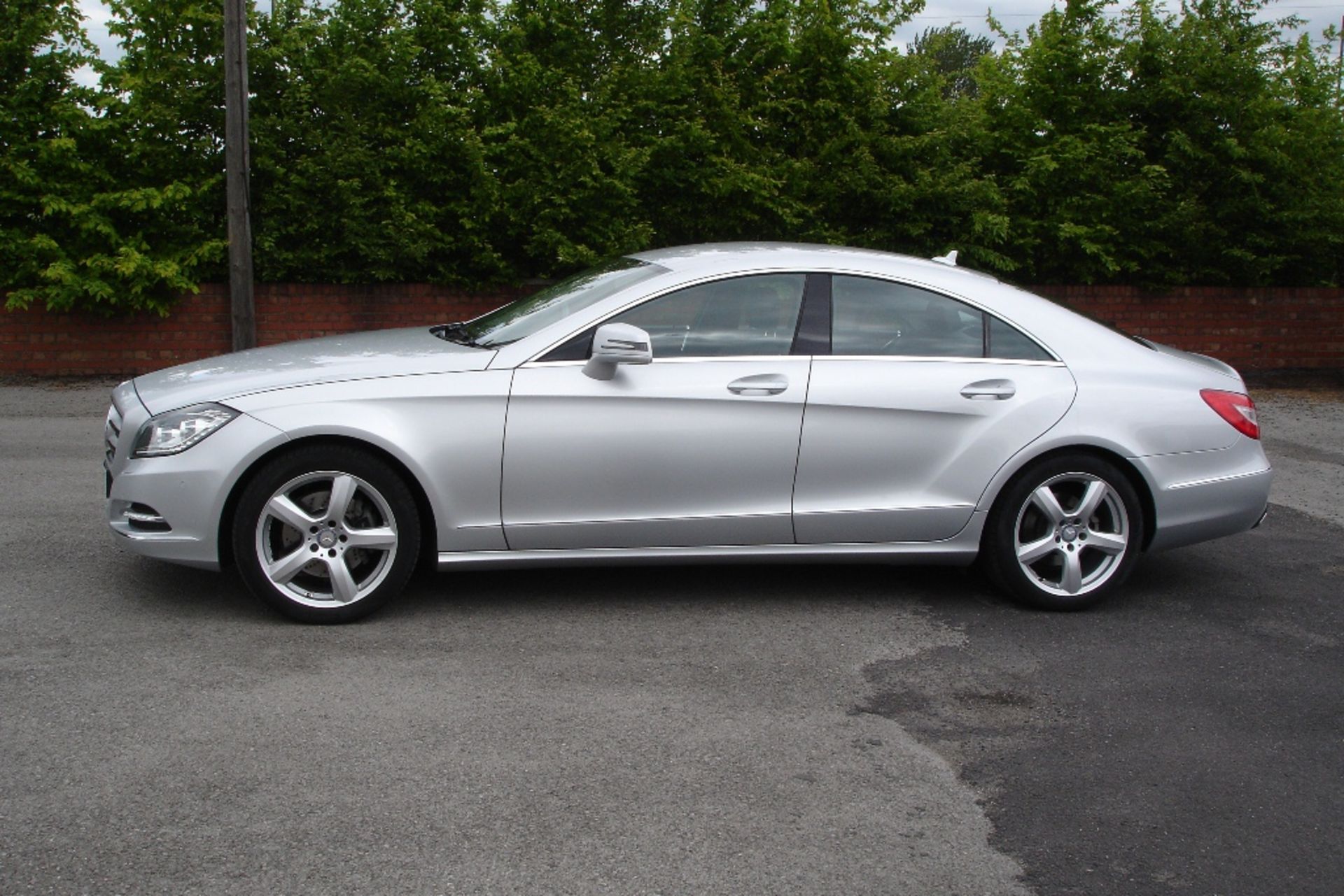 Mercedes  CLS 350 CDI  Blue Efficiency ( 63 Reg ) Auto - Image 3 of 12