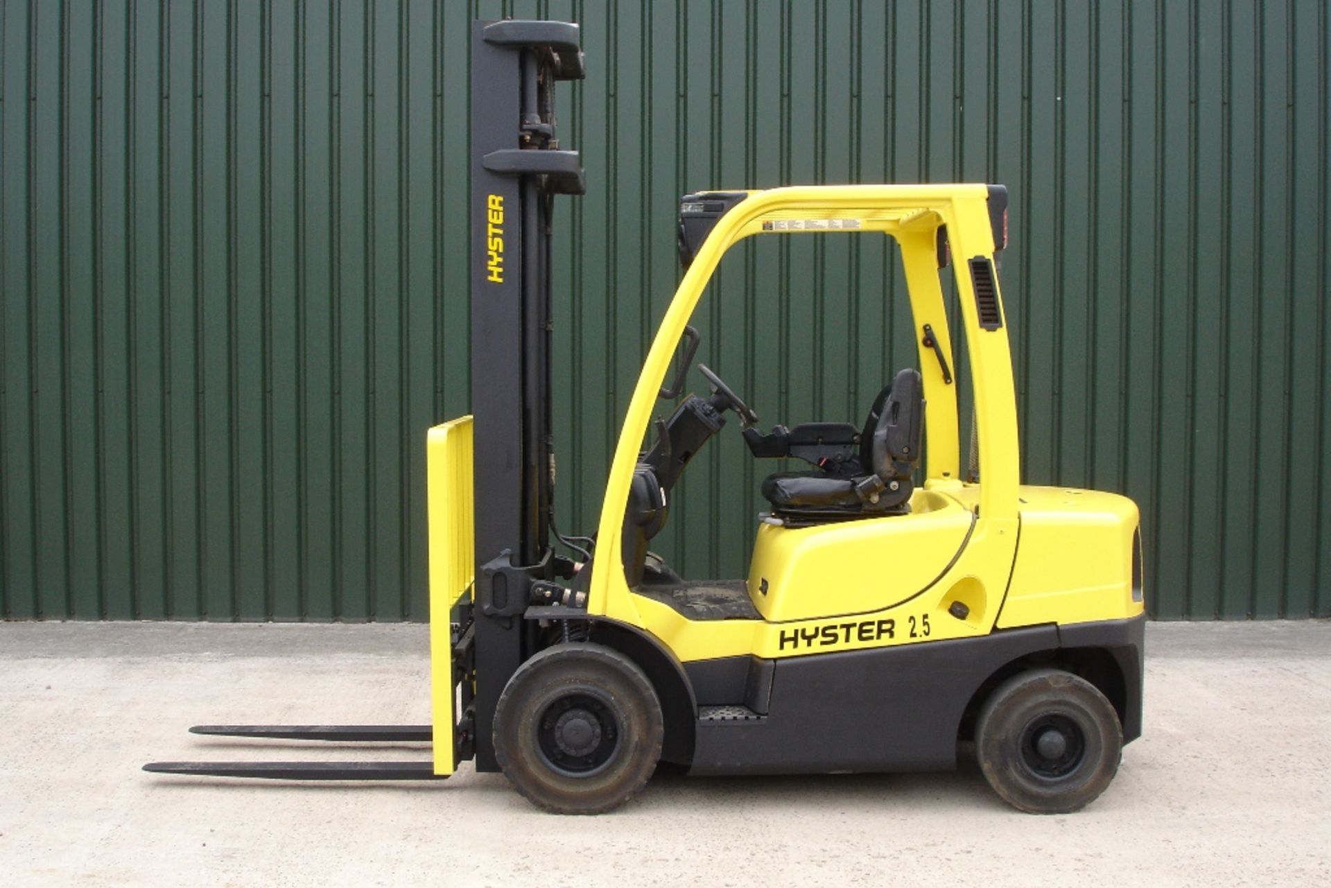 Hyster  H2.5FT  Diesel  Forklift  ( 2006 )