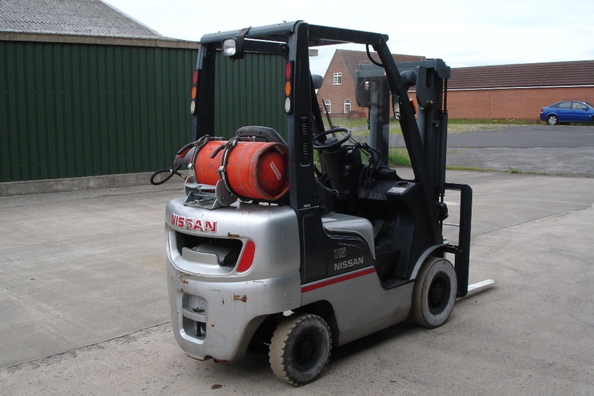 Nissan L01A15  Forklift   ( 2006 ) - Image 3 of 5