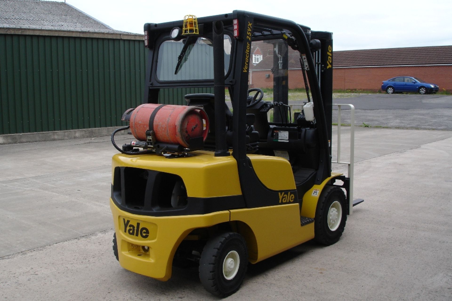 Yale  GLP25VX   Forklift  ( 2011 ) - Image 4 of 8