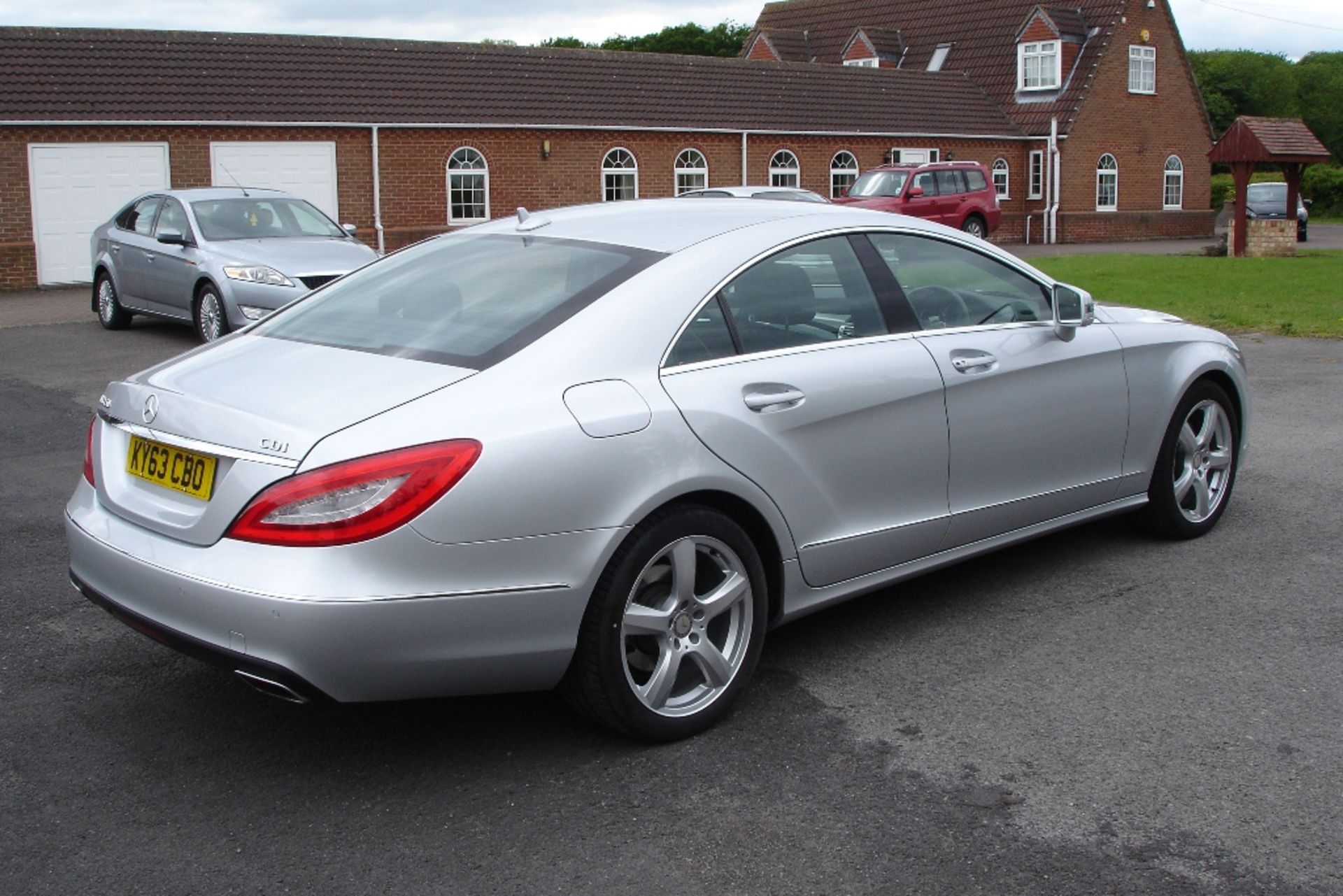 Mercedes  CLS 350 CDI  Blue Efficiency ( 63 Reg ) Auto - Image 6 of 12