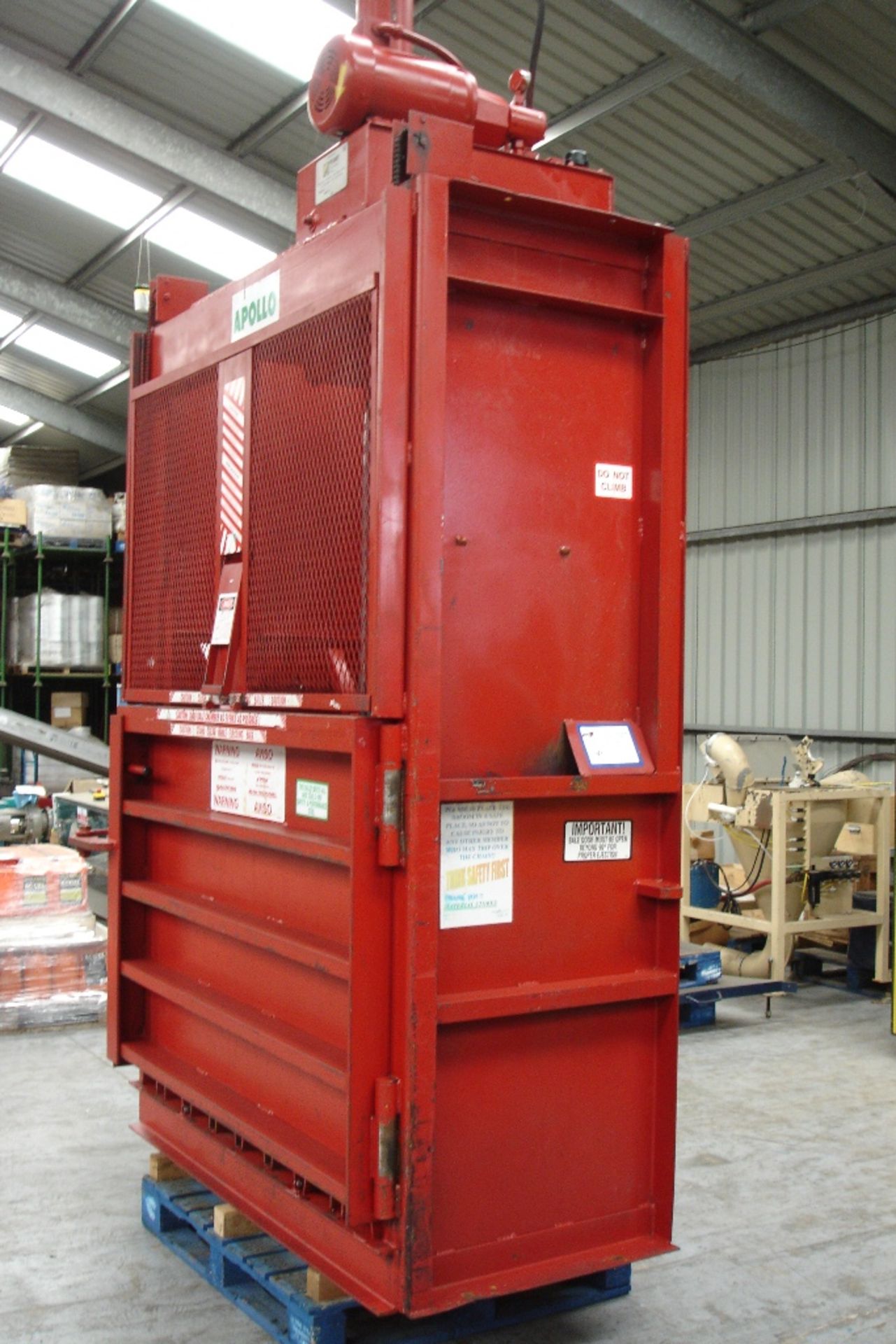 Apollo Hydraulic Mill Size Baler - Image 3 of 6