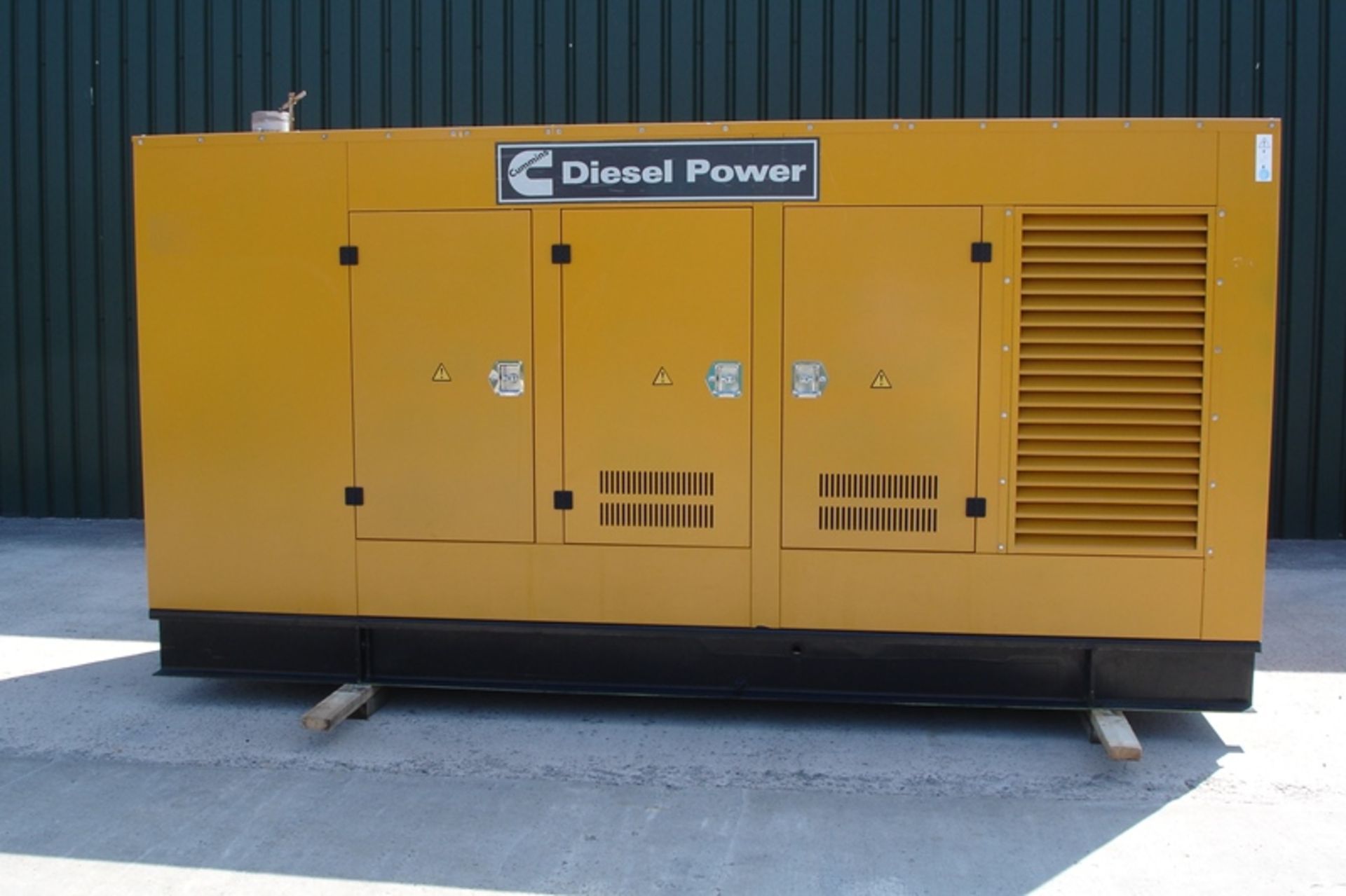 Unused Cummins 250 KVA Generator