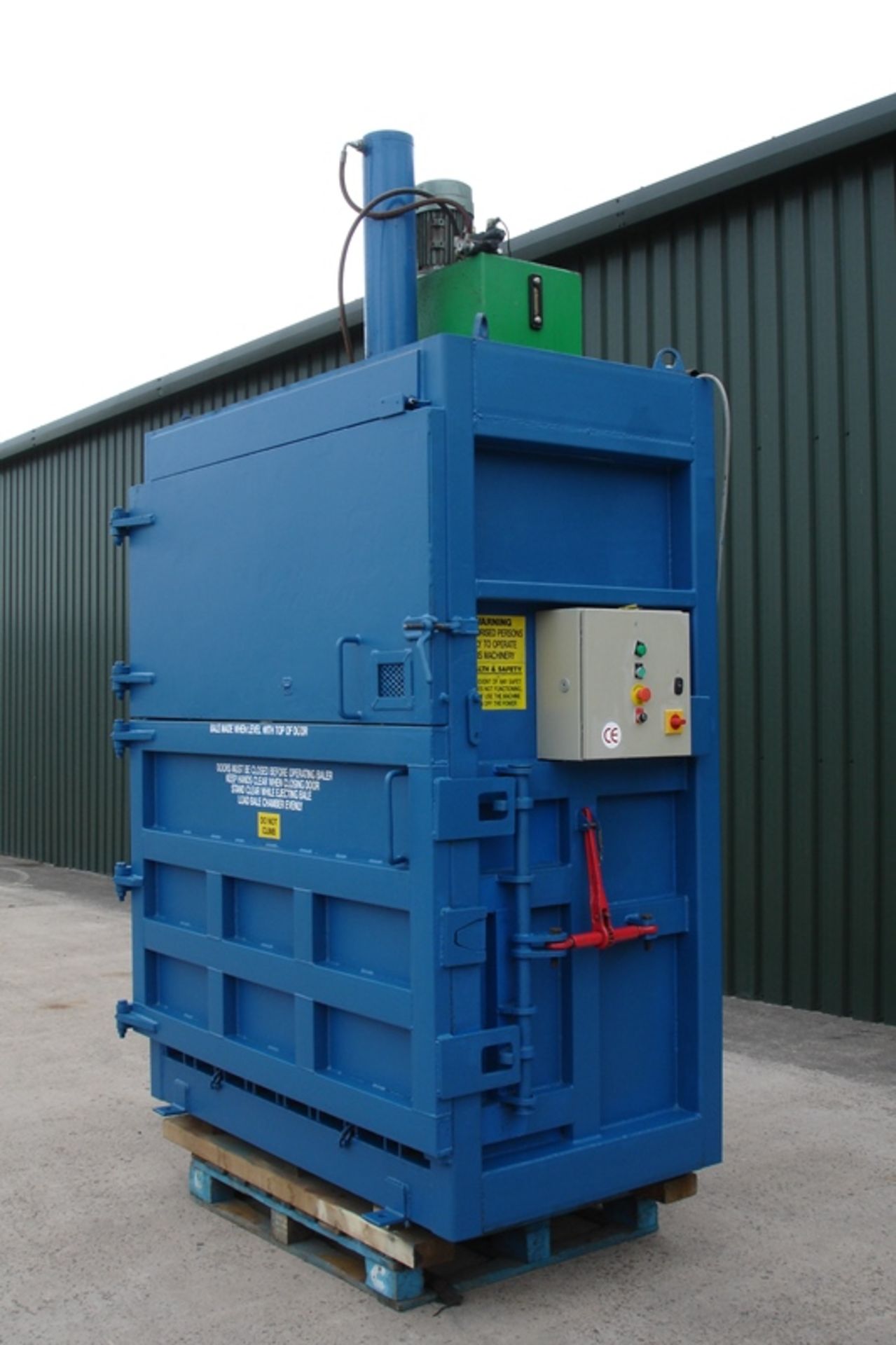 BRG  Hydraulic Mill Size Baler - Image 2 of 5