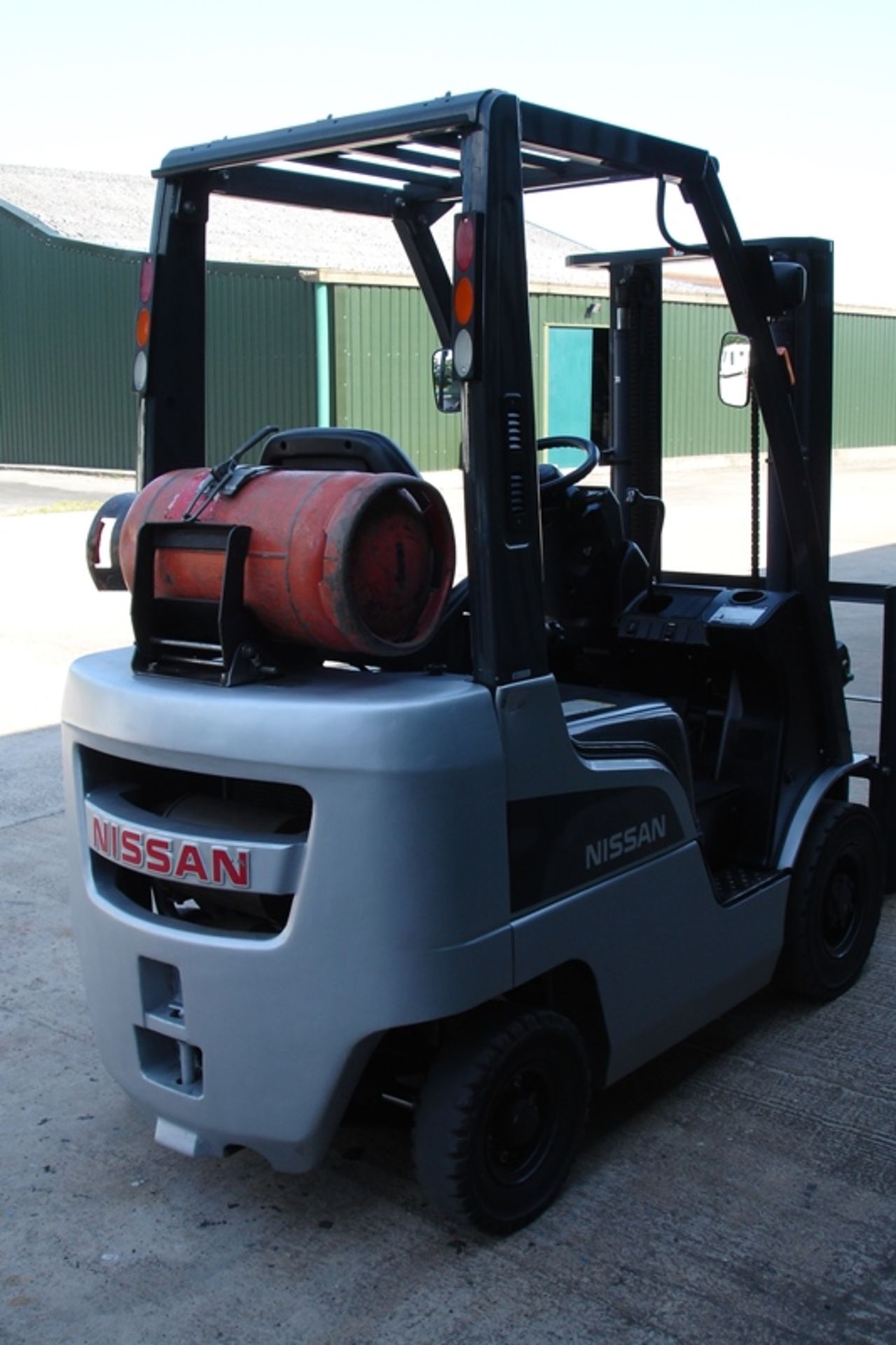 Nissan 1.5 Ton Forklift  ( 2009 ) - Image 3 of 8