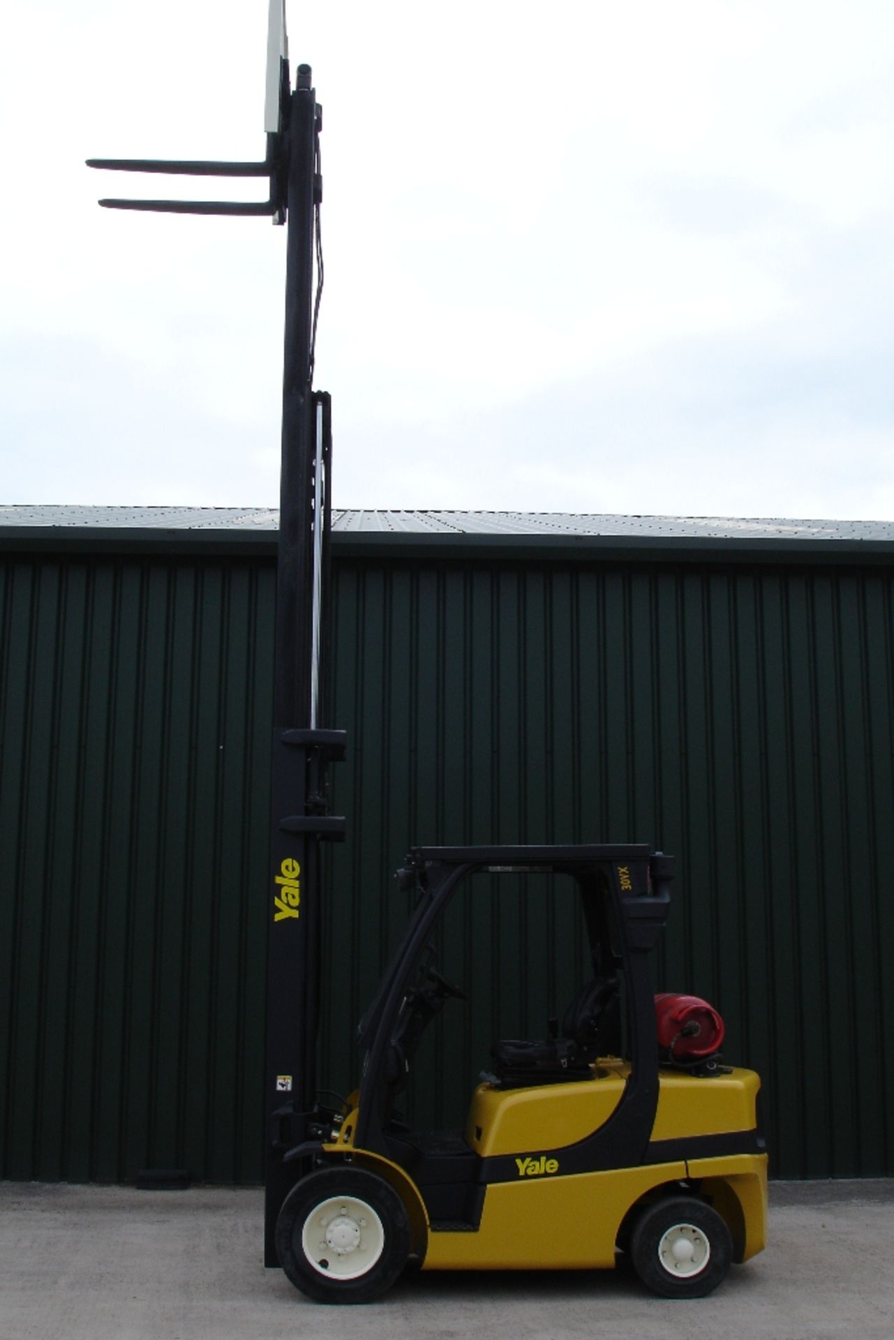 Yale  GLP30VX   Forklift  ( 2010 ) - Image 5 of 5