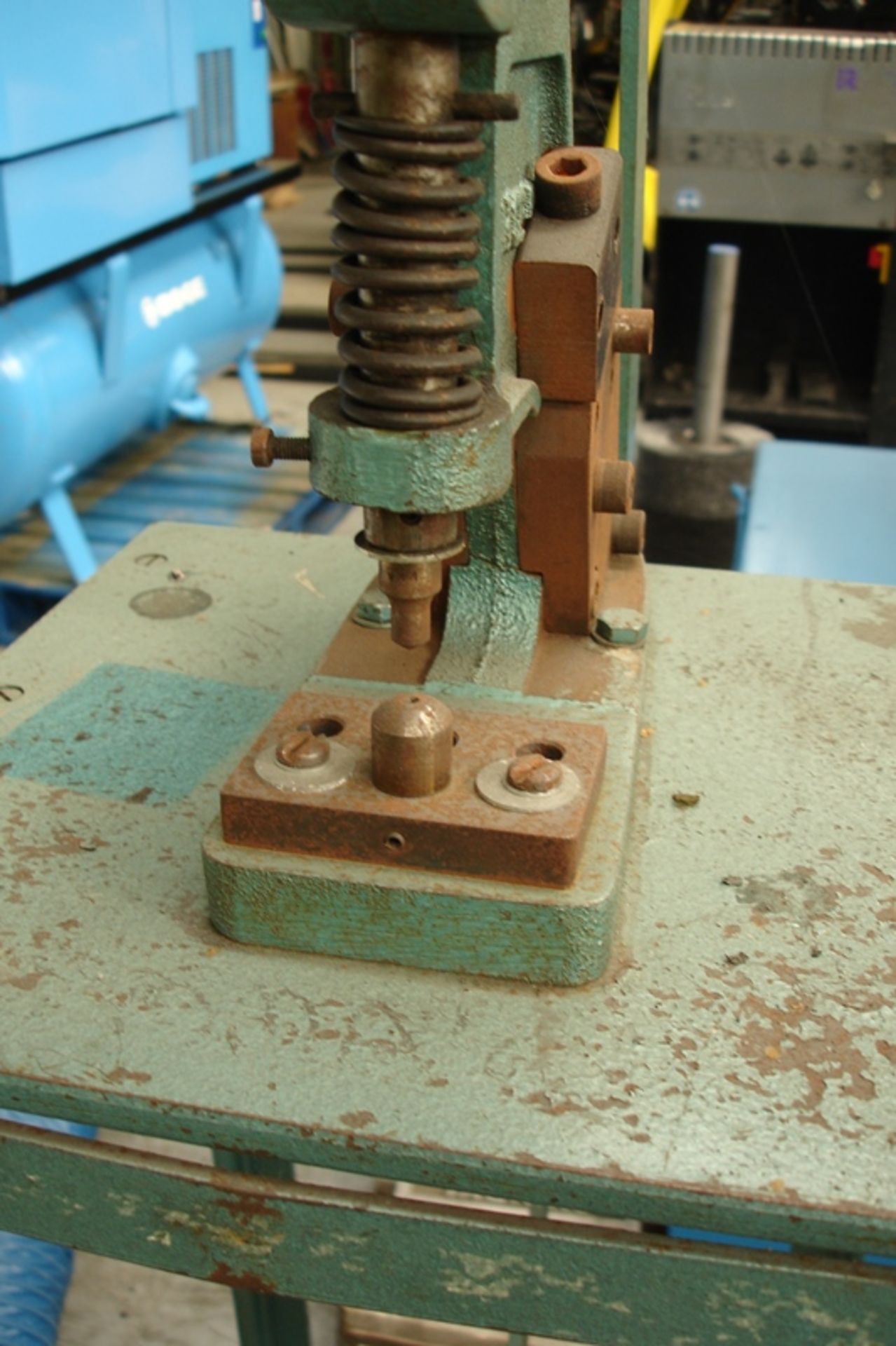 Manual Eyelet Punching Machine - Image 2 of 2