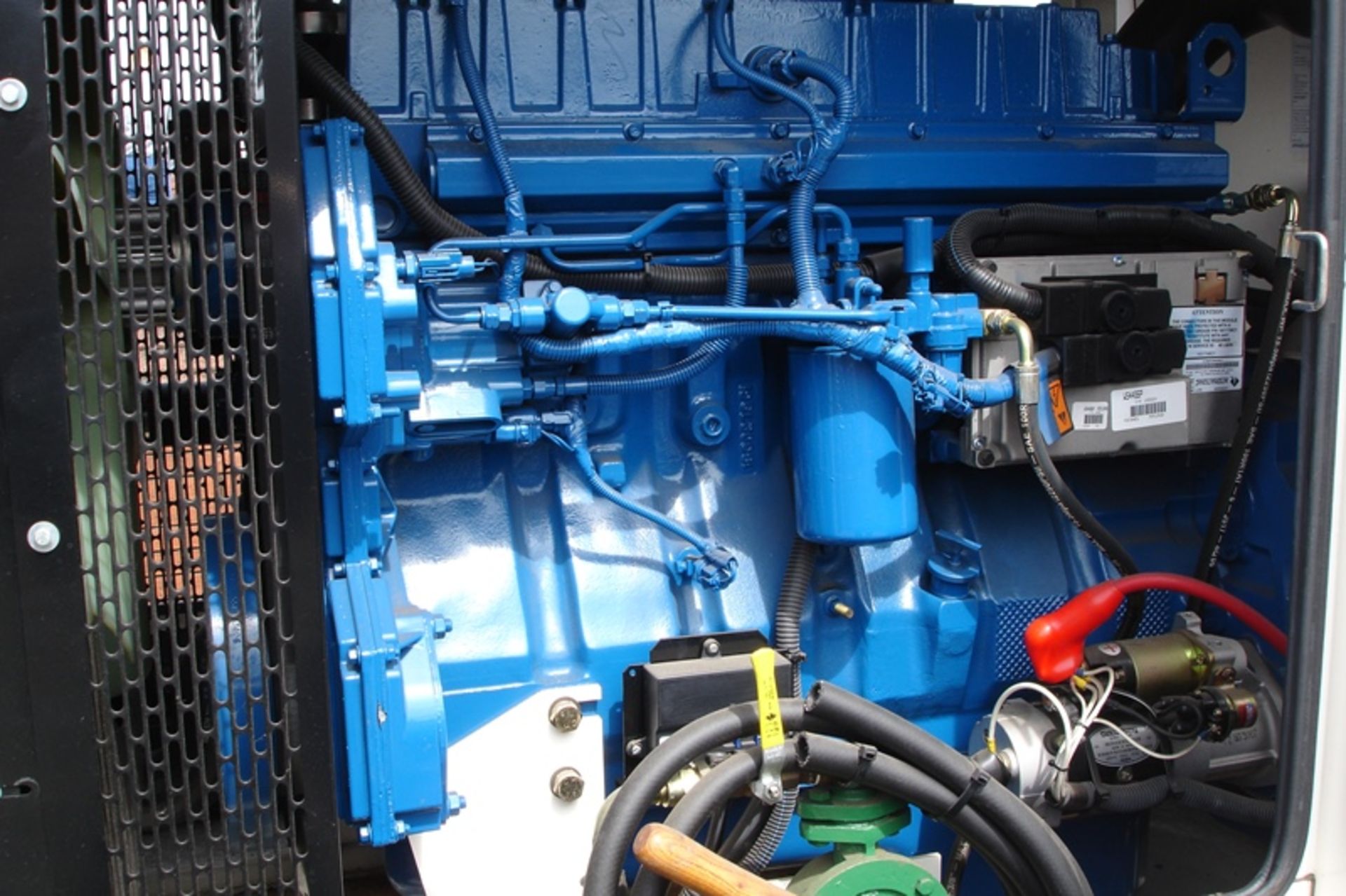 Wilson Perkins 250 KVA Generator ( 22 hrs run )
Note ; Buyer to remove from the roof of a building - Image 9 of 12