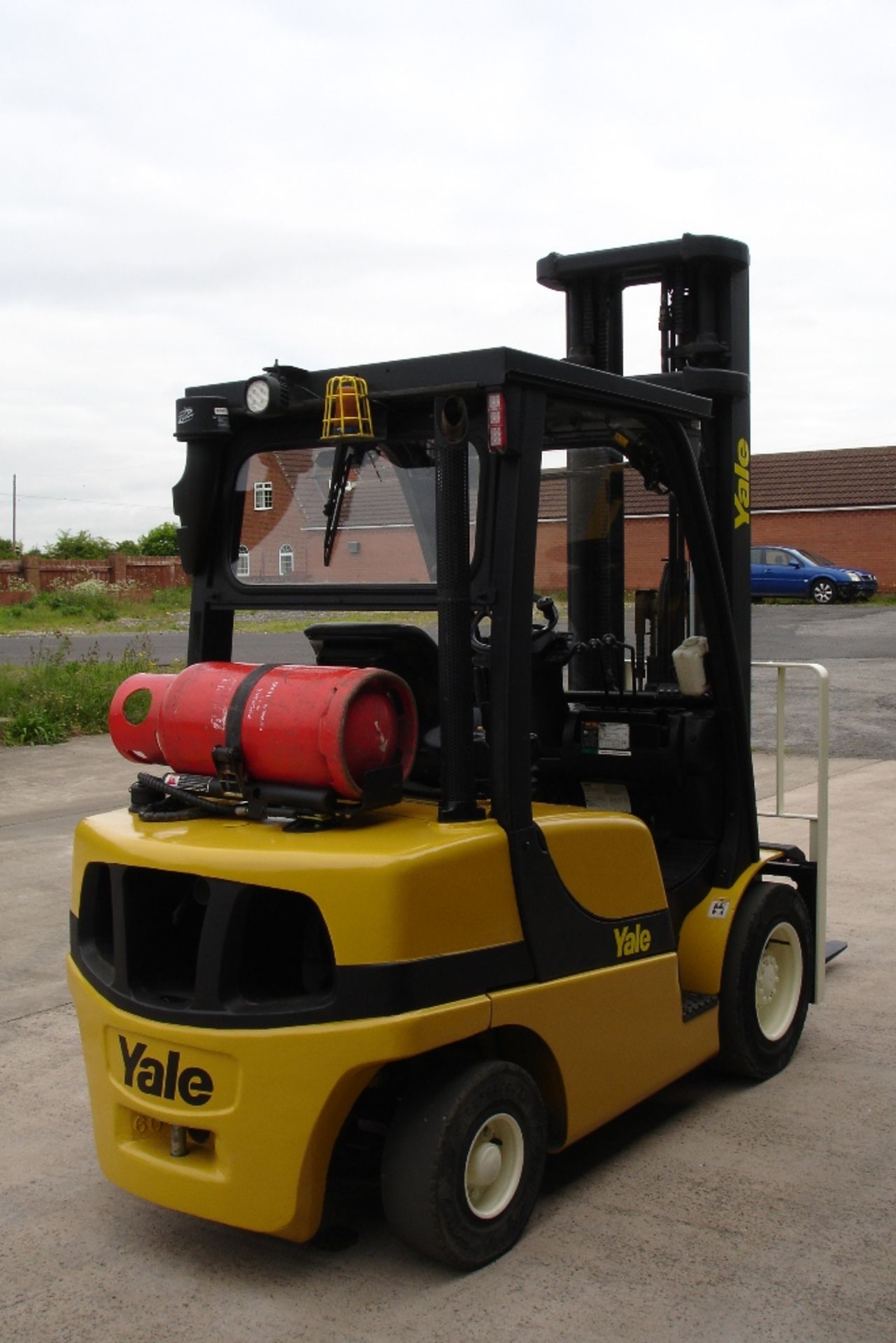 Yale  GLP30VX   Forklift  ( 2010 ) - Image 3 of 5