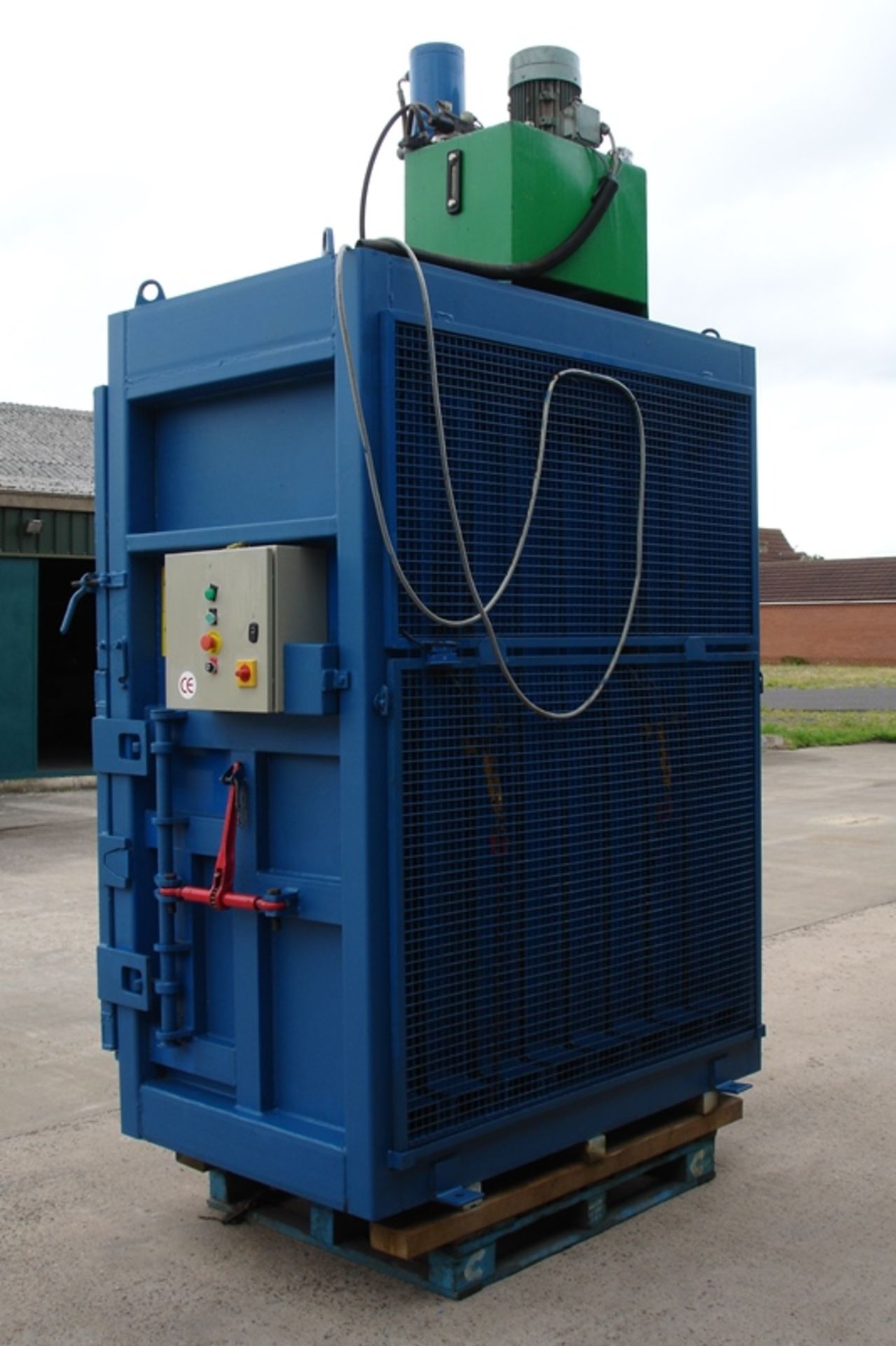 BRG  Hydraulic Mill Size Baler - Image 3 of 5